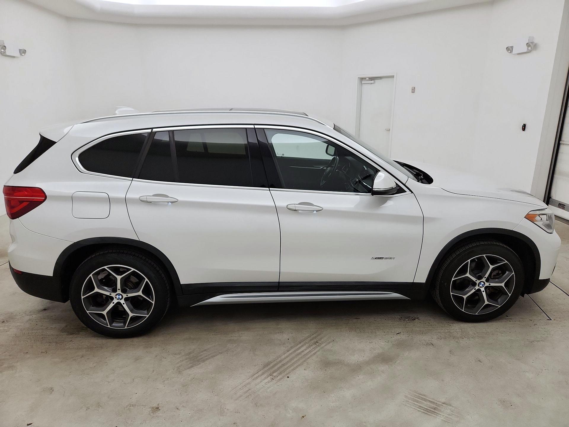 Thumbnail: 2018 BMW X1 - 4