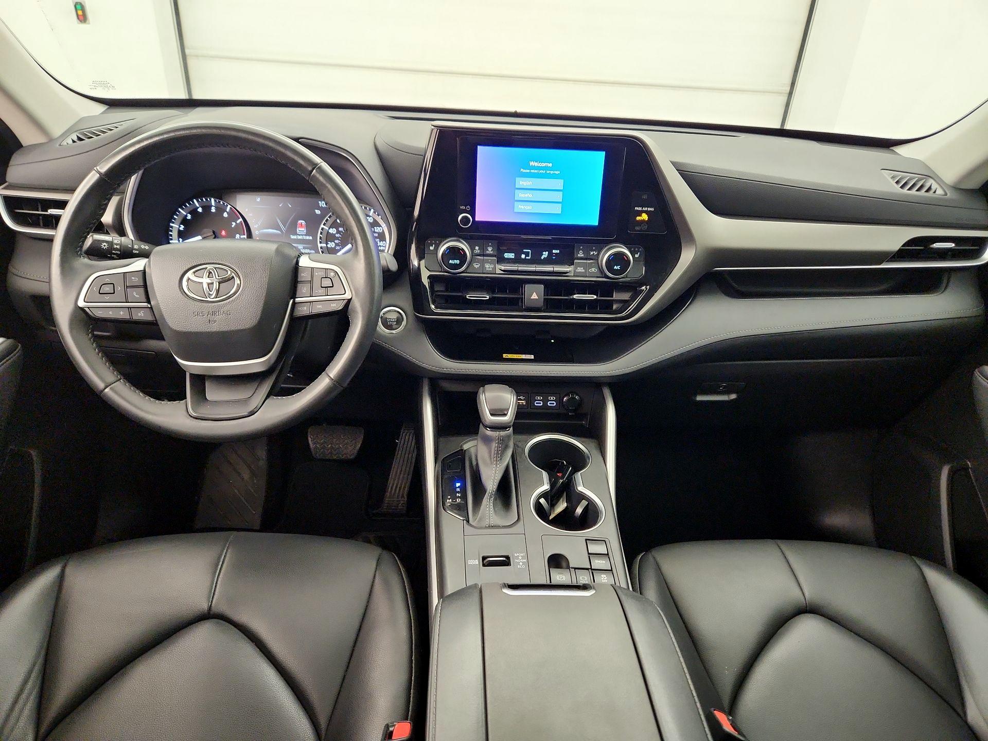 Thumbnail: 2023 Toyota Highlander - 9