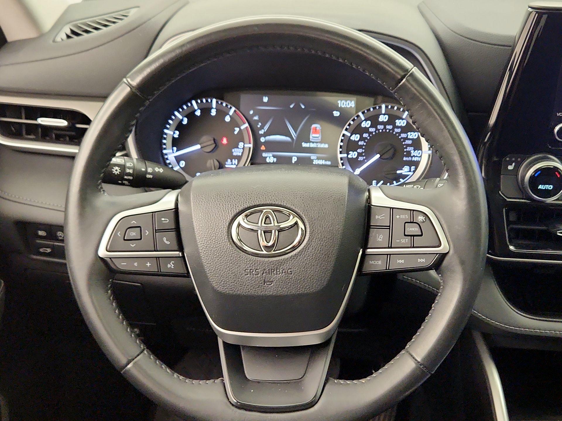 Thumbnail: 2023 Toyota Highlander - 10