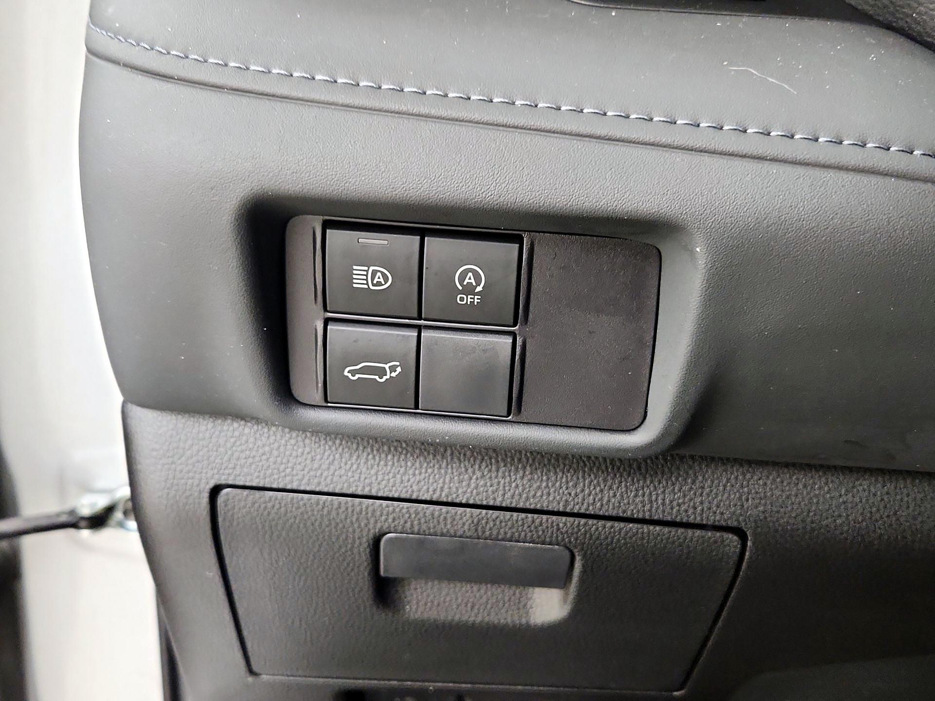 Thumbnail: 2023 Toyota Highlander - 13