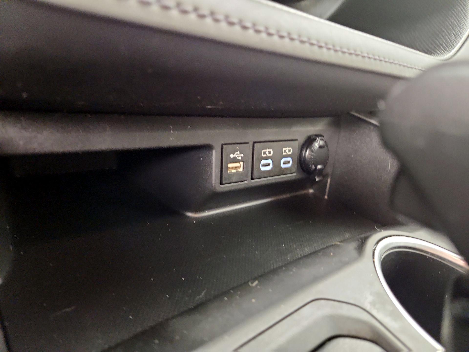 Thumbnail: 2023 Toyota Highlander - 18