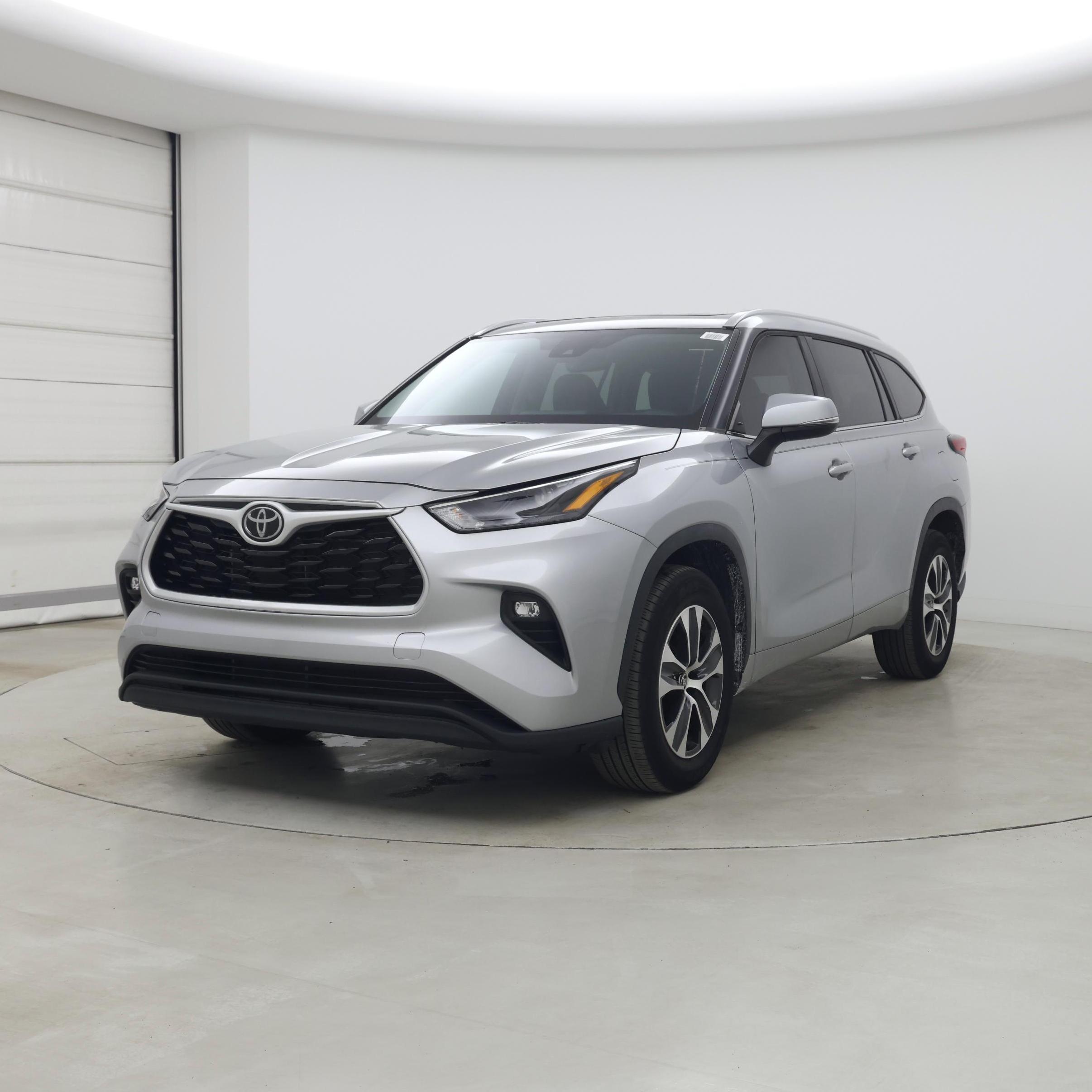 Thumbnail: 2023 Toyota Highlander - 4