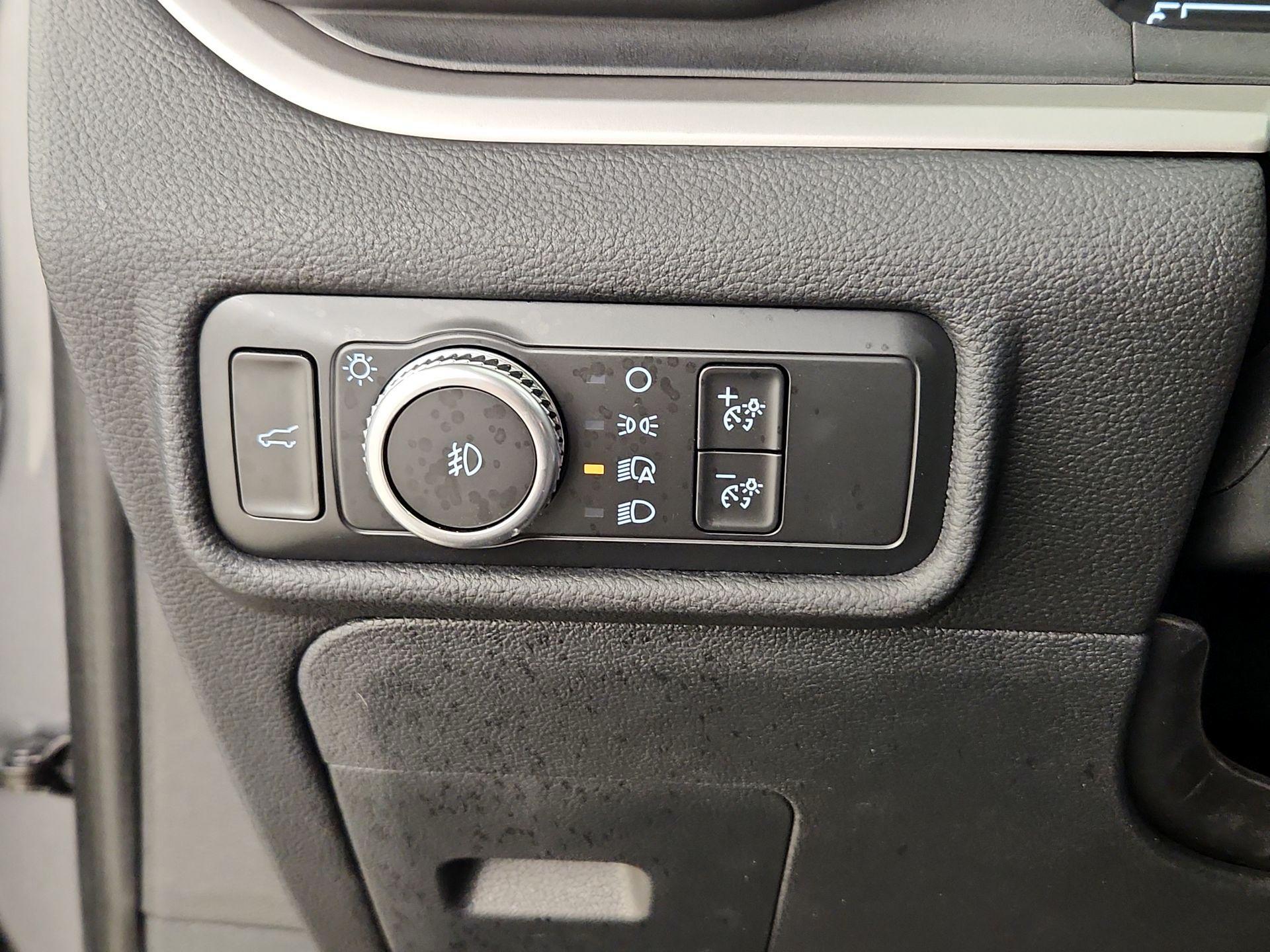 Thumbnail: 2021 Ford Explorer - 13