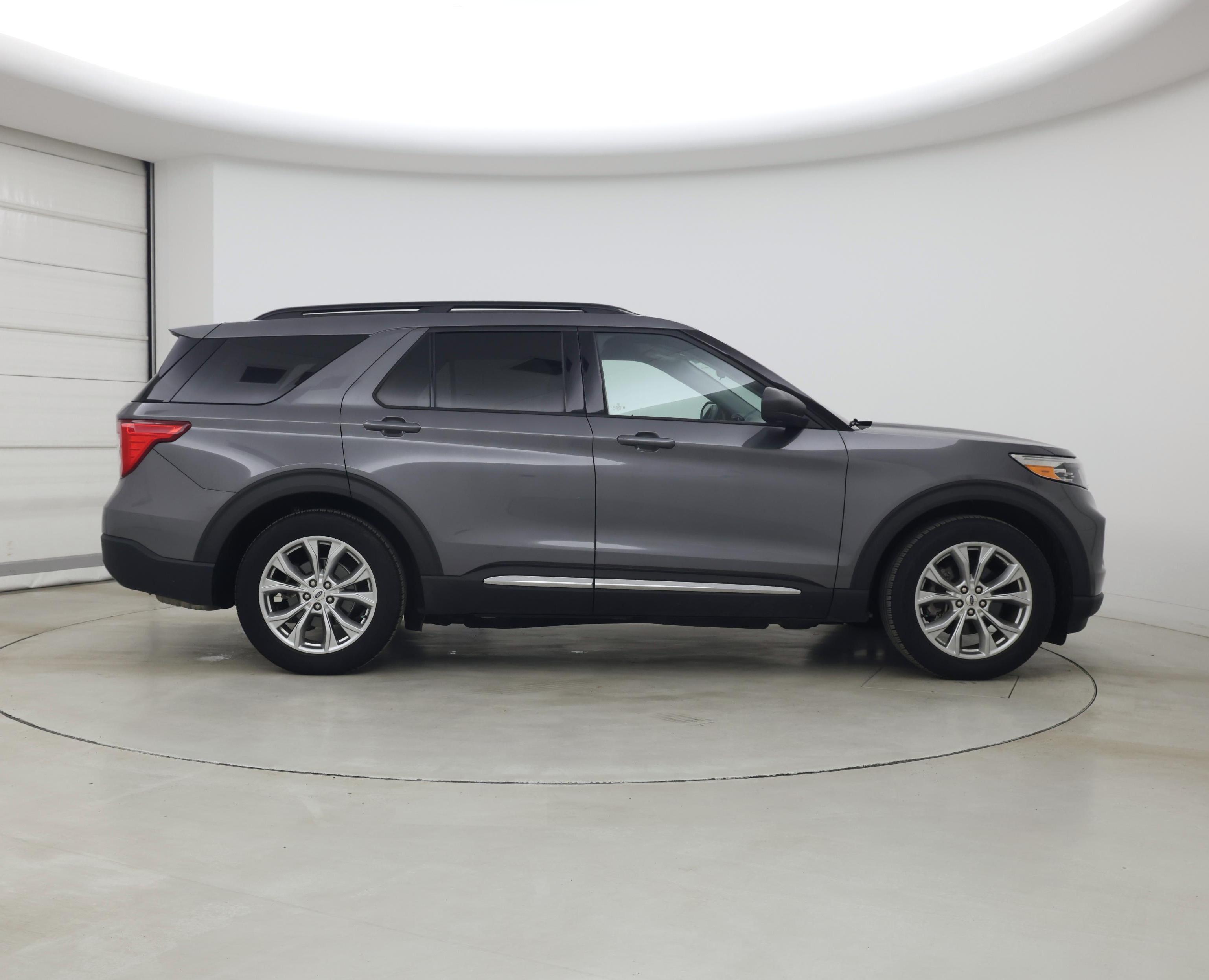 Thumbnail: 2021 Ford Explorer - 7