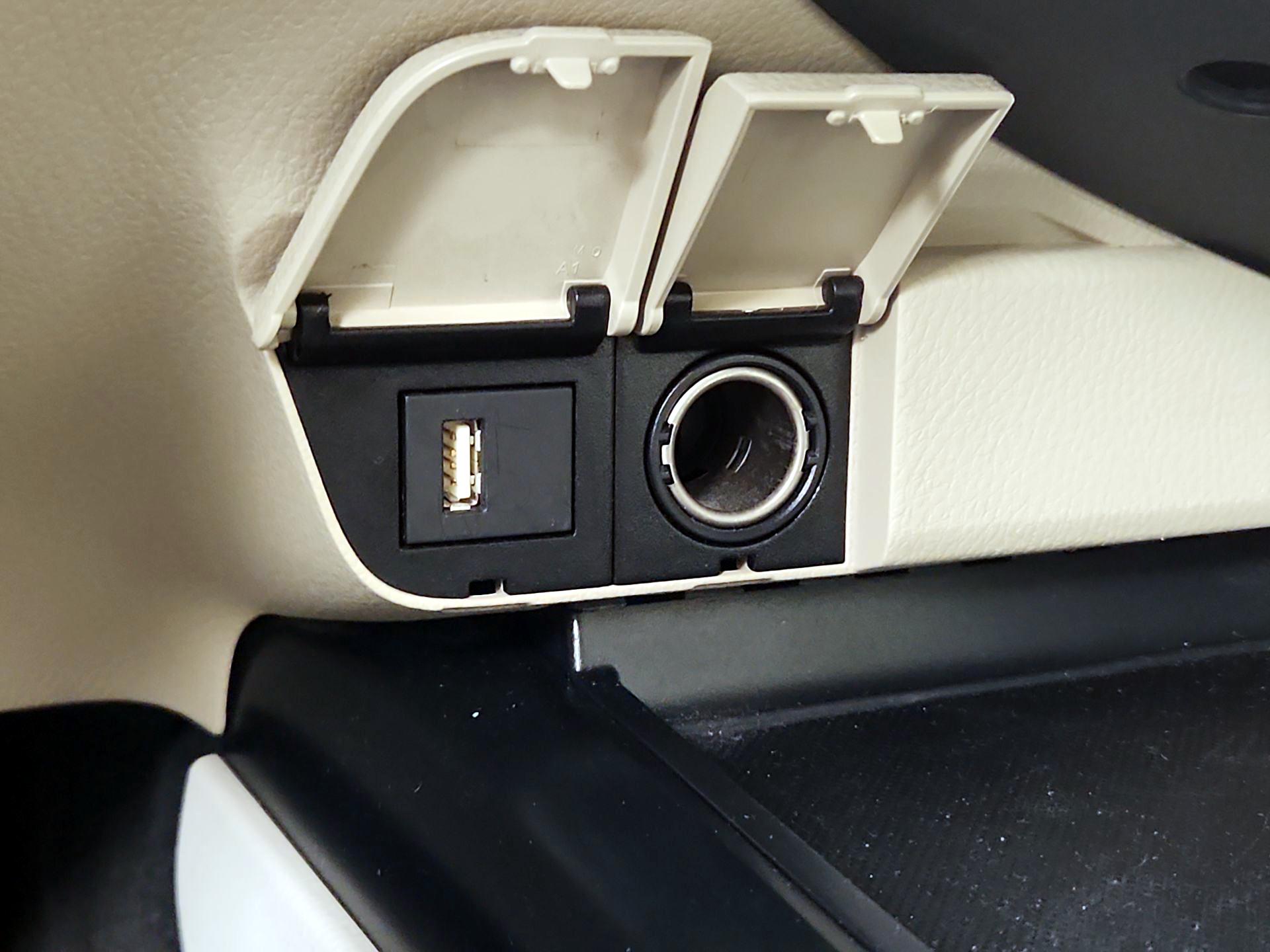 Thumbnail: 2020 Toyota Camry - 18