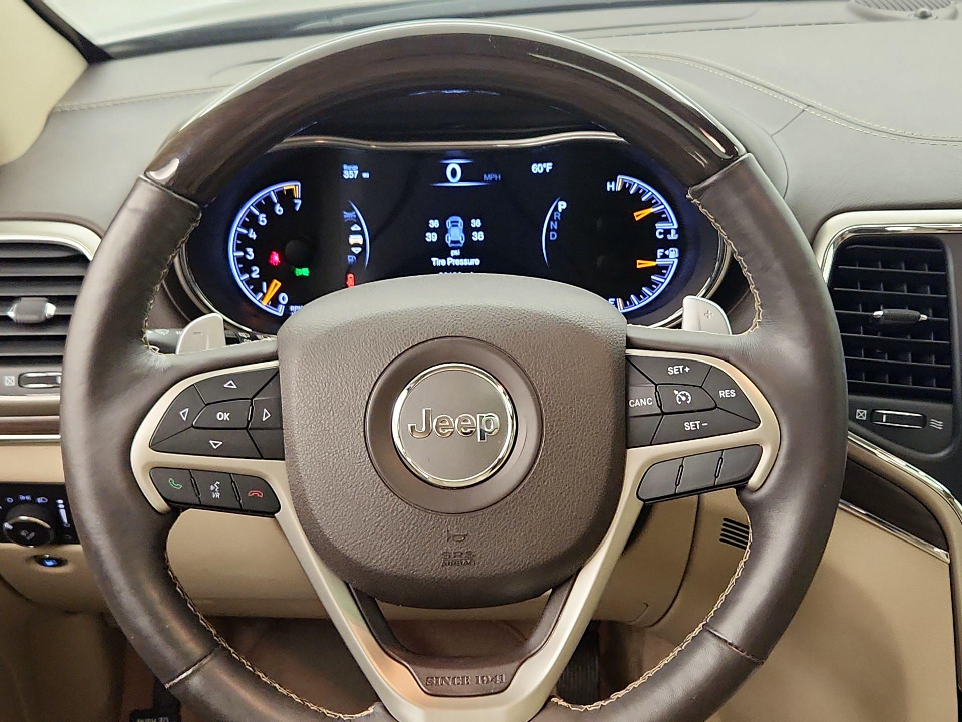 Thumbnail: 2017 Jeep Grand Cherokee - 10