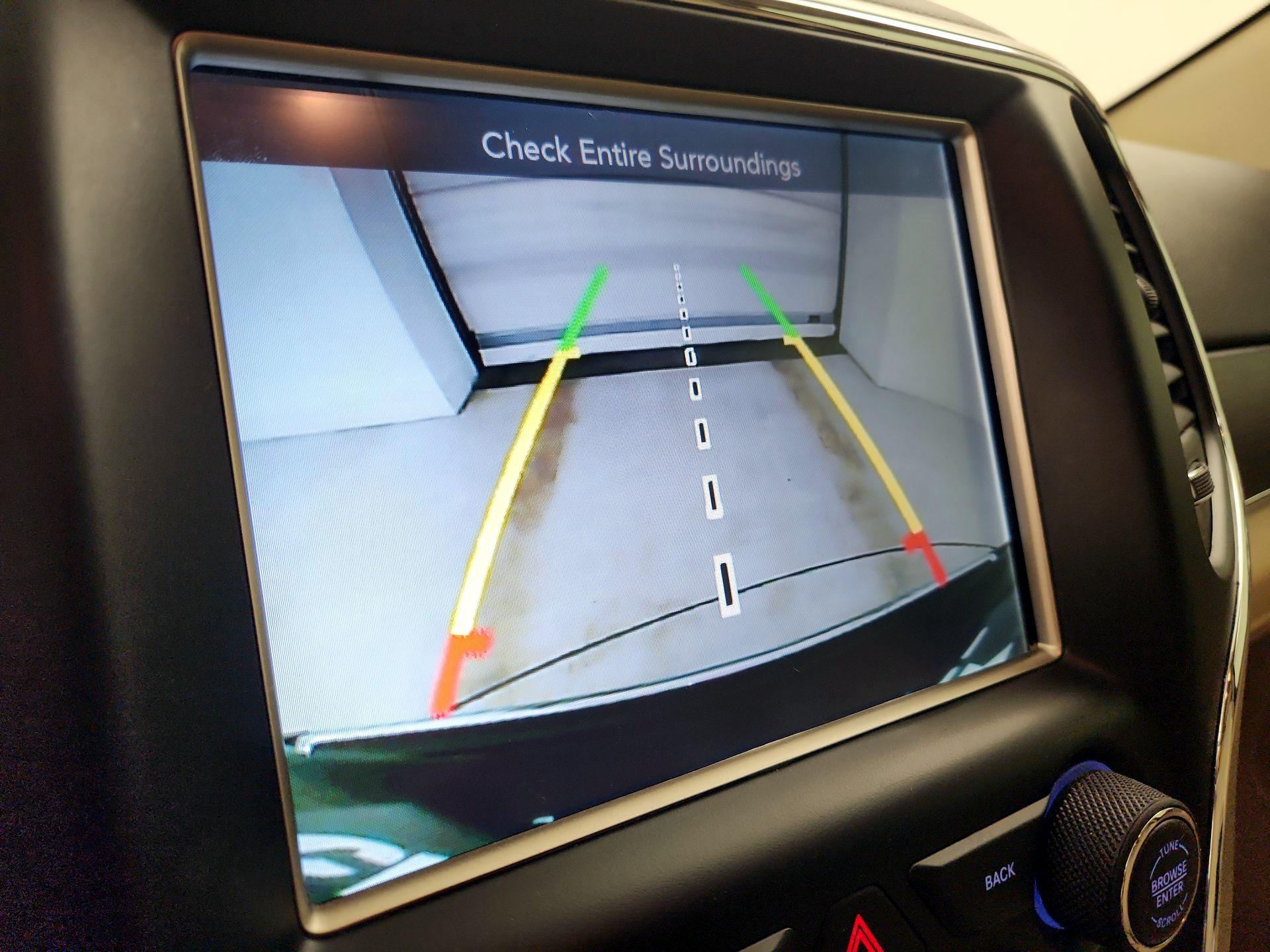 Thumbnail: 2017 Jeep Grand Cherokee - 15