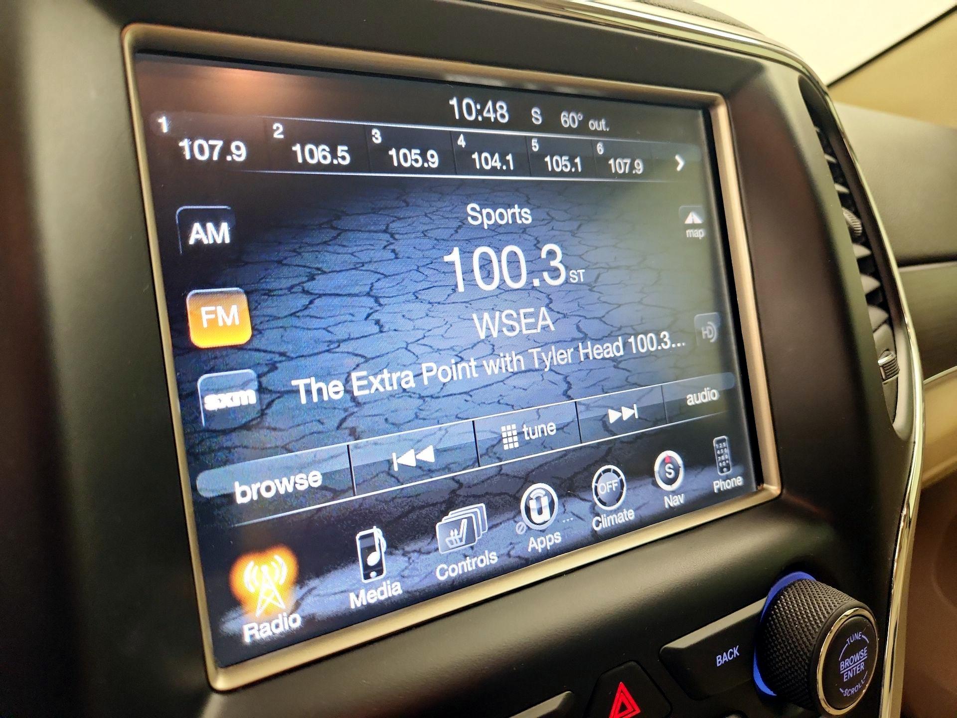 Thumbnail: 2017 Jeep Grand Cherokee - 16