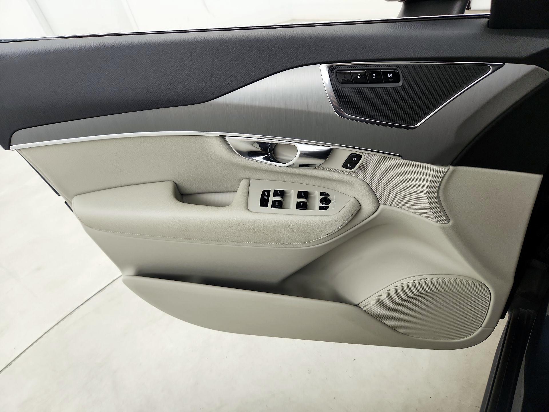 Thumbnail: 2021 Volvo XC90 - 12