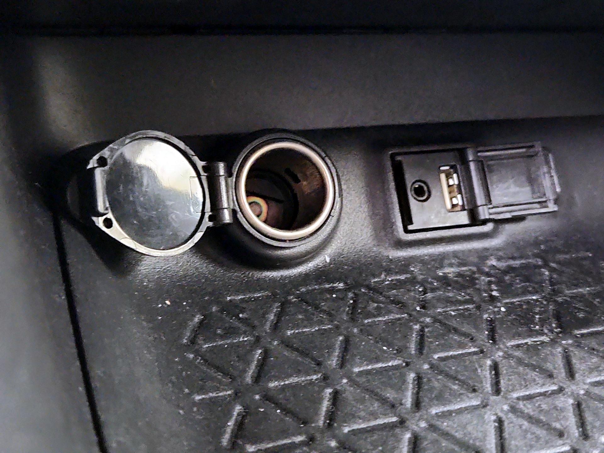 Thumbnail: 2019 Toyota RAV4 - 18