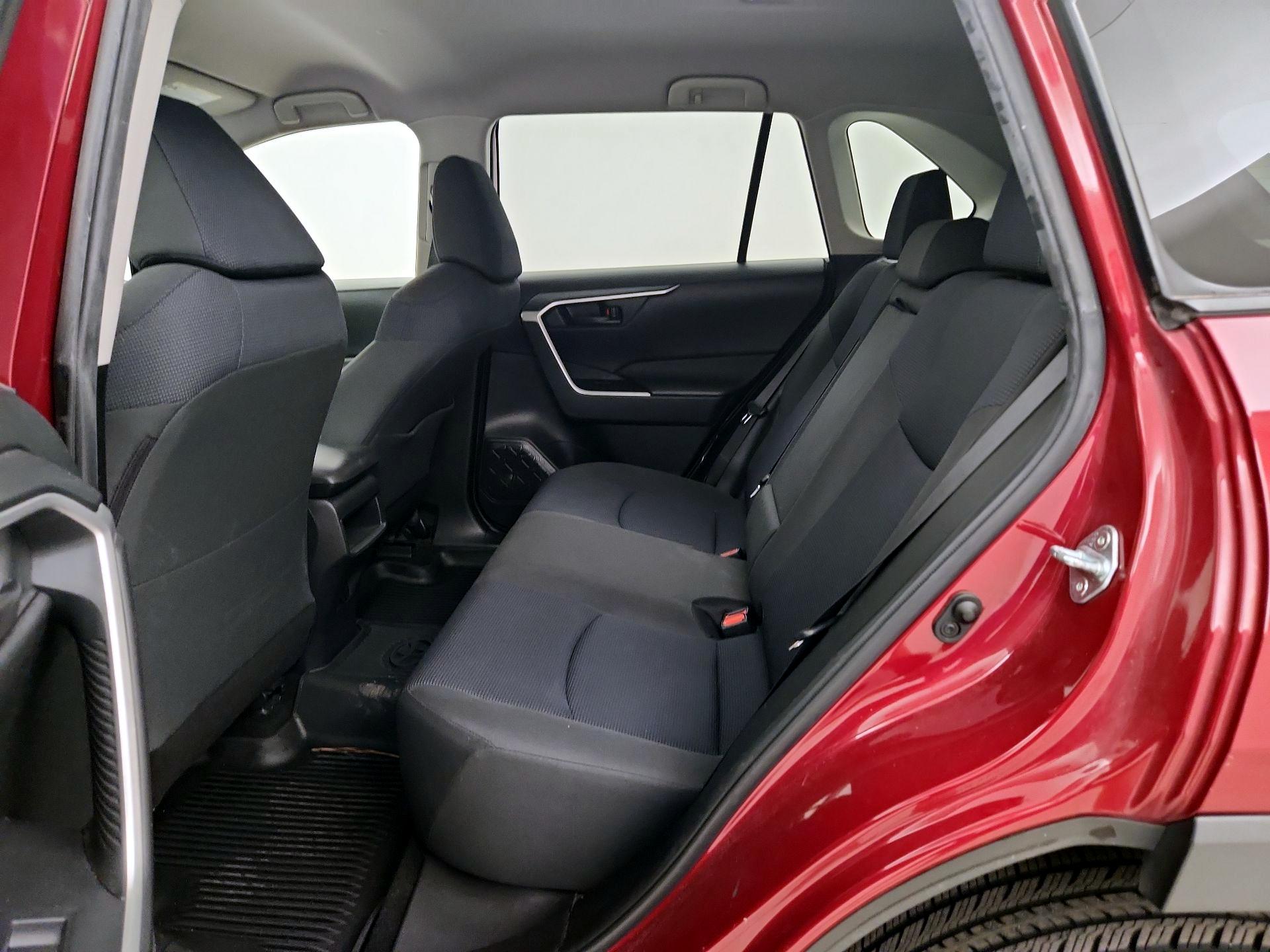 Thumbnail: 2019 Toyota RAV4 - 19