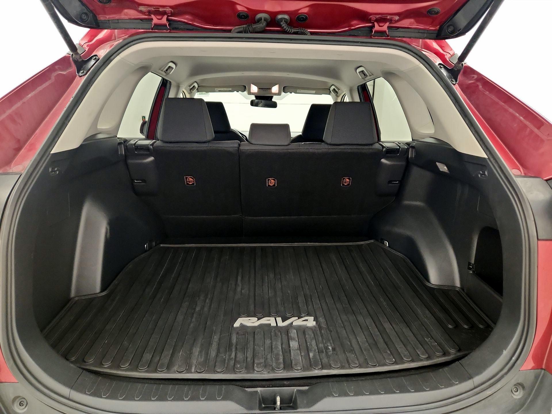 Thumbnail: 2019 Toyota RAV4 - 20