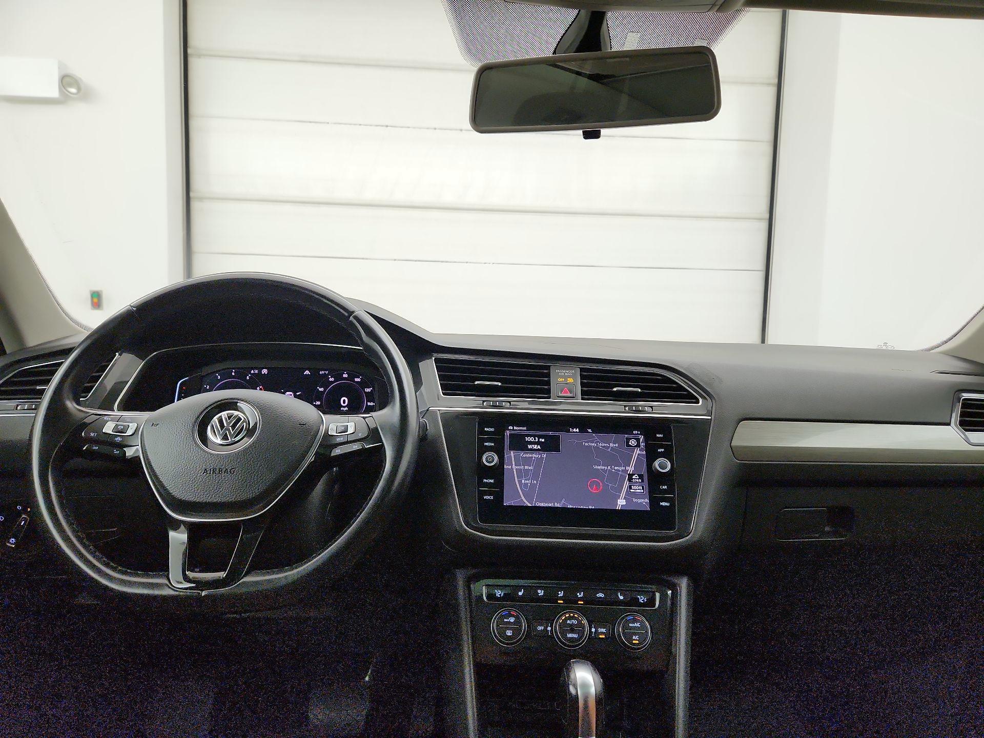 Thumbnail: 2019 Volkswagen Tiguan - 9