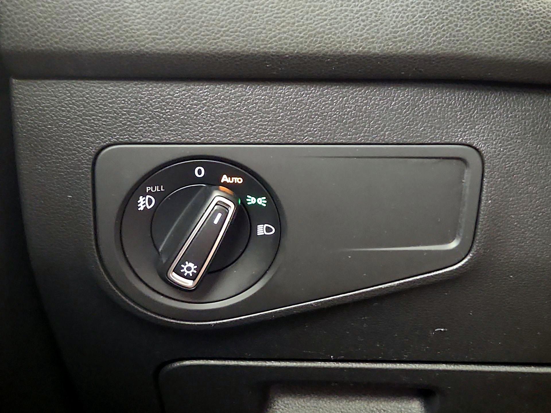 Thumbnail: 2019 Volkswagen Tiguan - 13