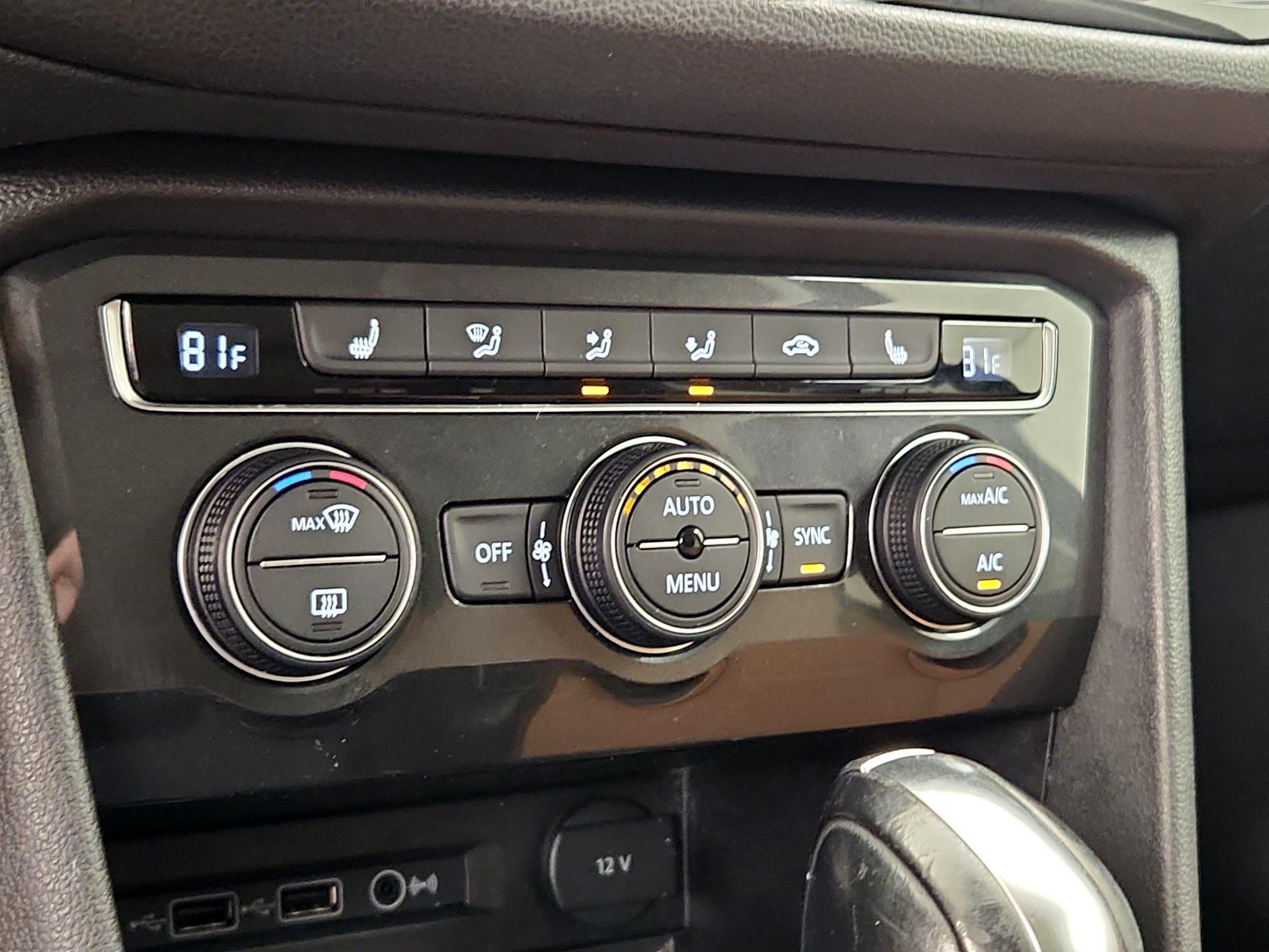 Thumbnail: 2019 Volkswagen Tiguan - 17