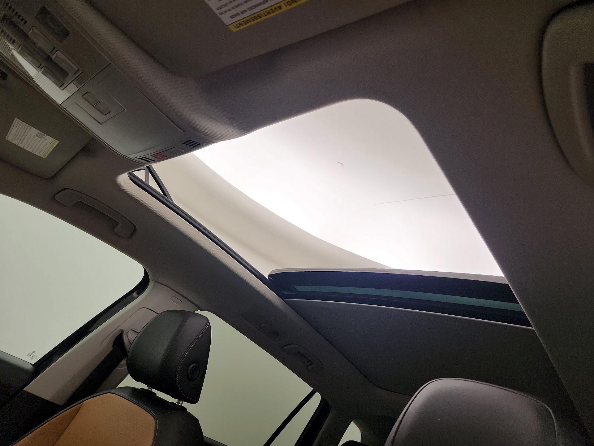 Thumbnail: 2019 Volkswagen Tiguan - 20