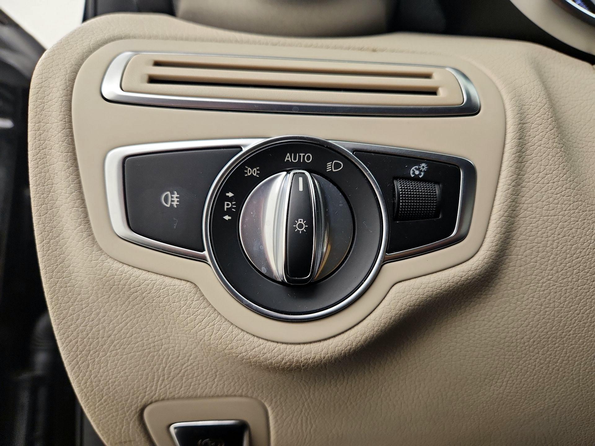 Thumbnail: 2018 Mercedes-Benz C-Class - 13