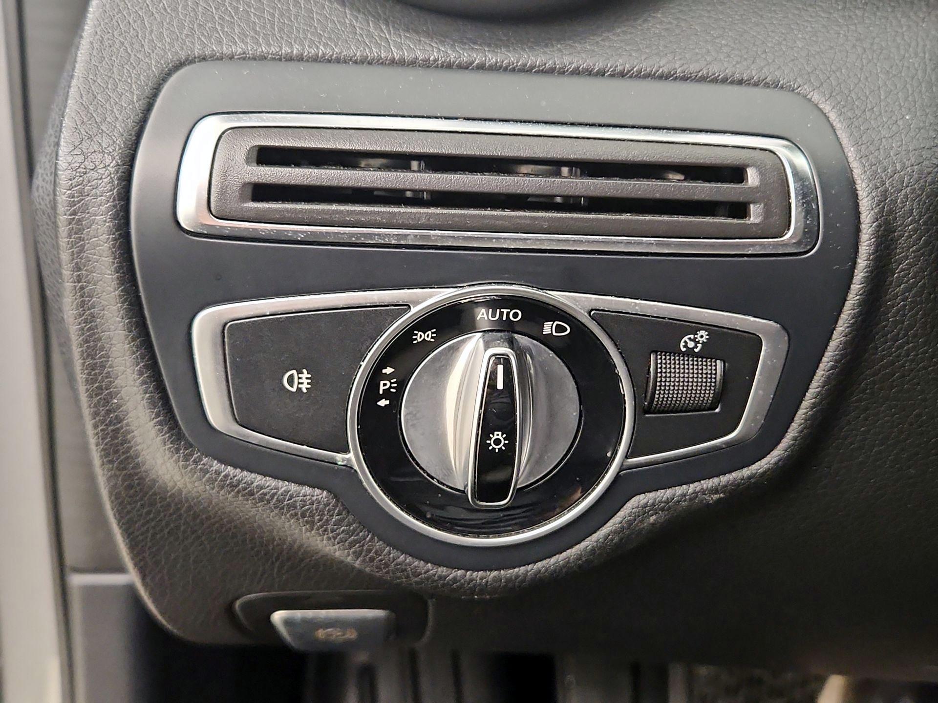 Thumbnail: 2016 Mercedes-Benz C-Class - 13