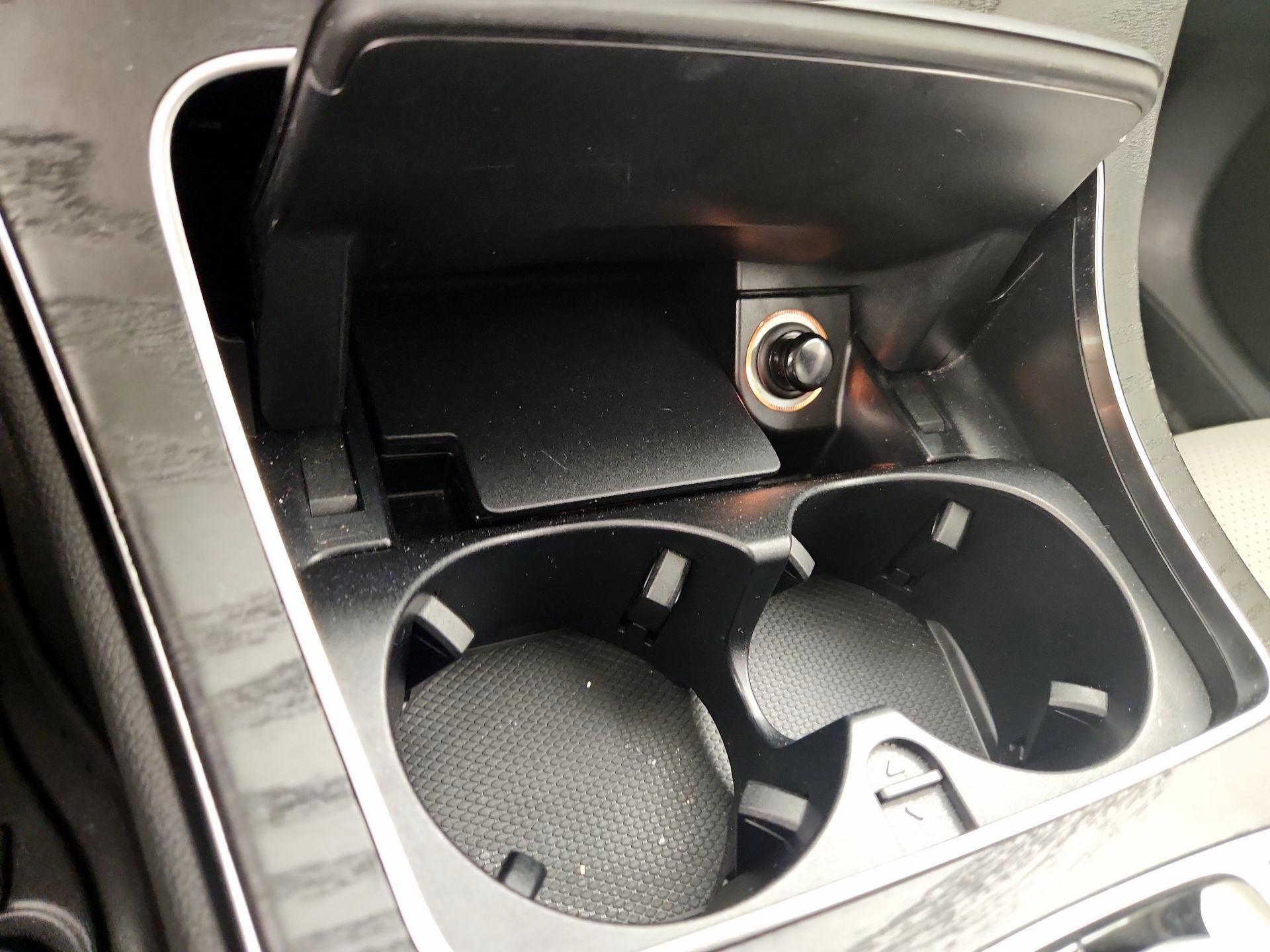 Thumbnail: 2016 Mercedes-Benz C-Class - 19