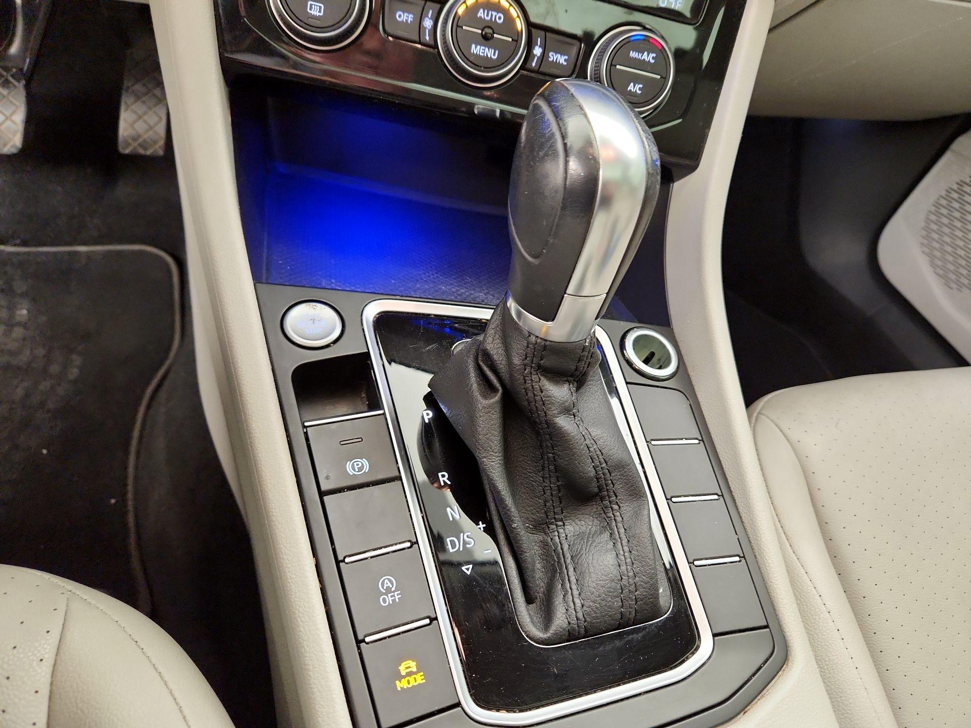 Thumbnail: 2019 Volkswagen Jetta - 17