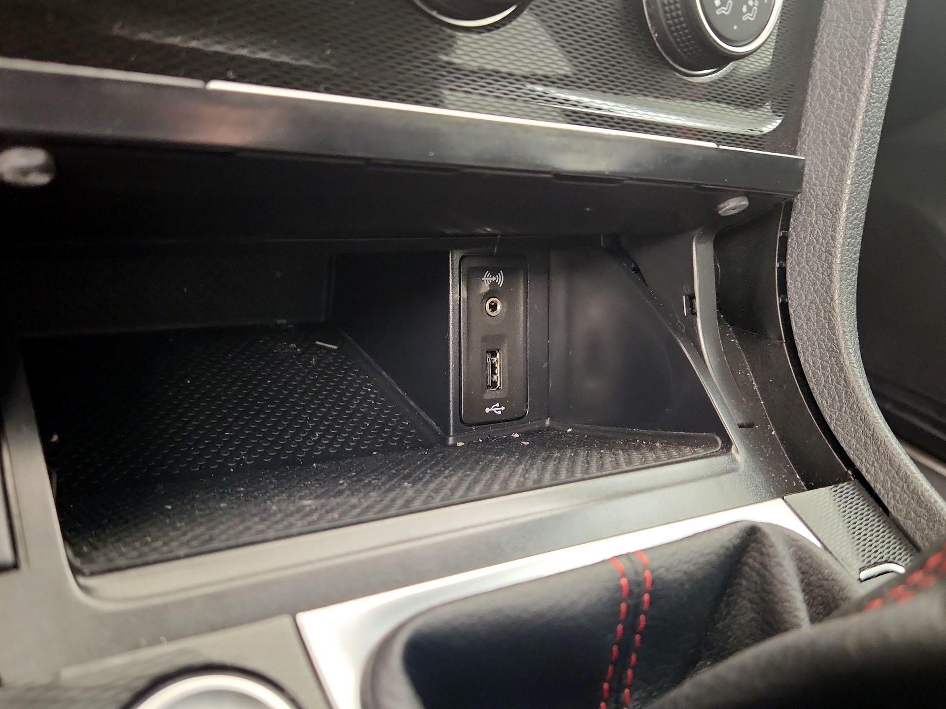 Thumbnail: 2016 Volkswagen Golf - 18