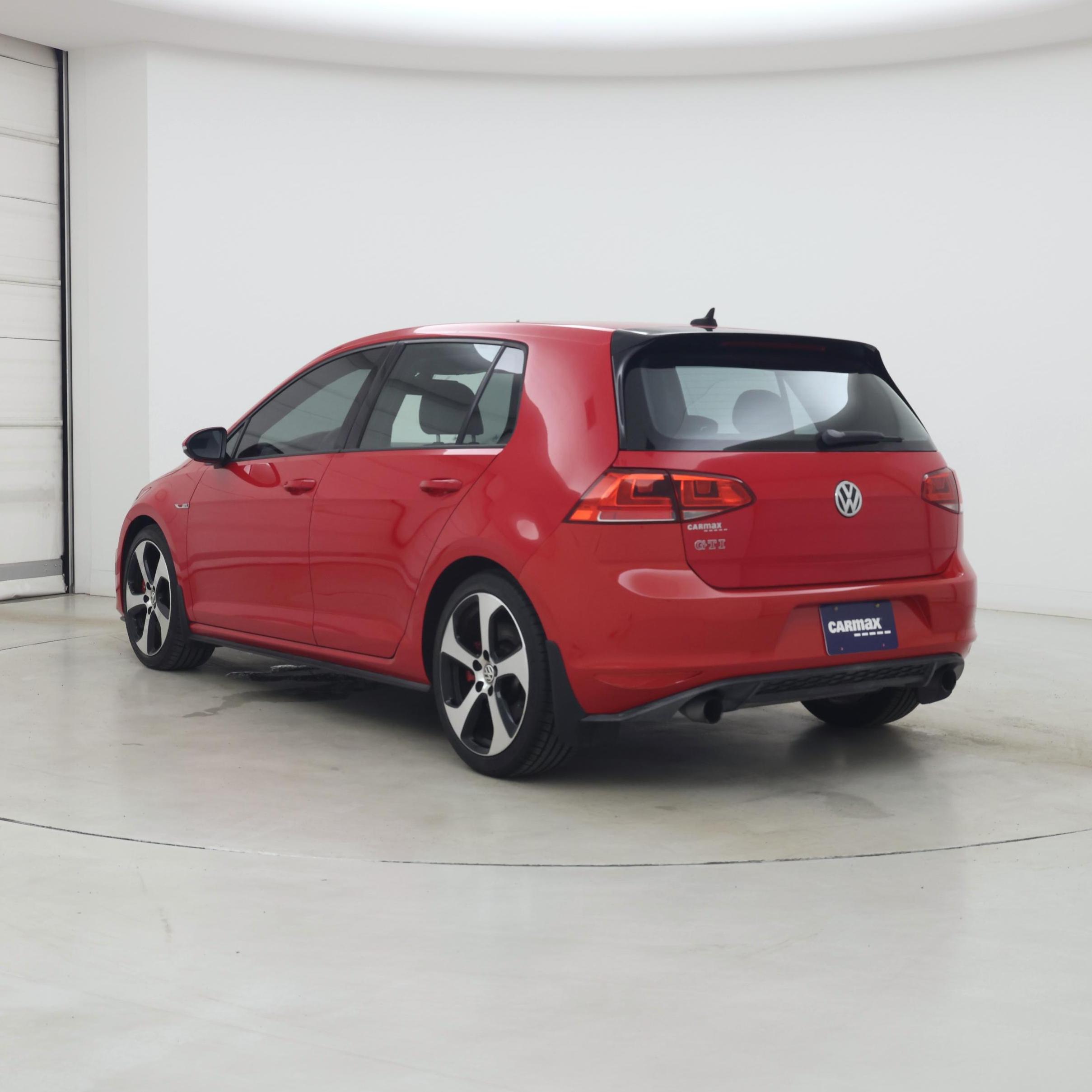 Thumbnail: 2016 Volkswagen Golf - 2