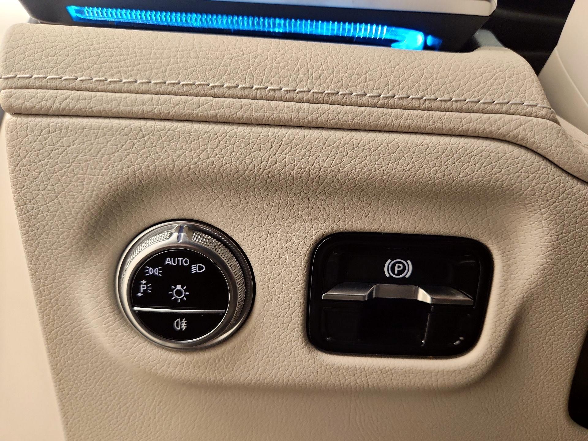 Thumbnail: 2022 Mercedes-Benz EQS - 13