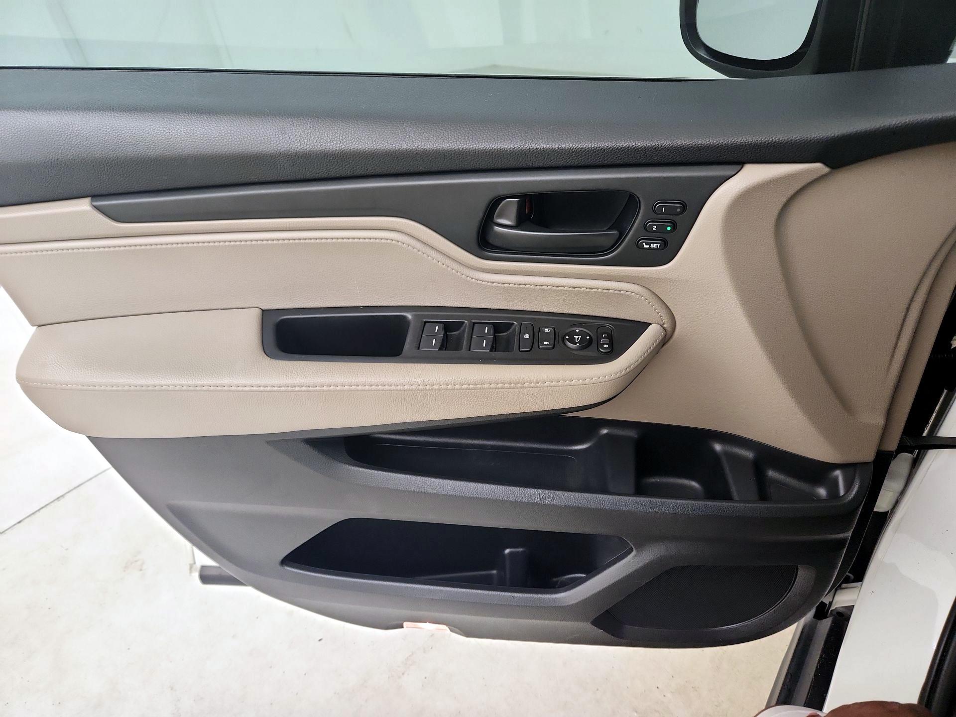 Thumbnail: 2019 Honda Odyssey - 10