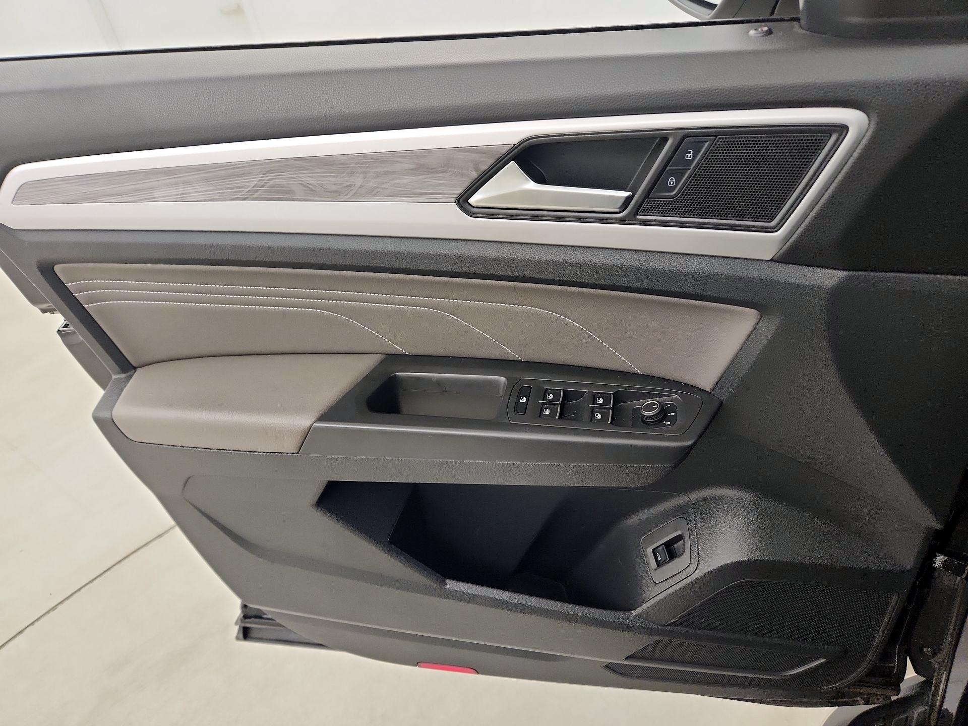 Thumbnail: 2023 Volkswagen Atlas - 12