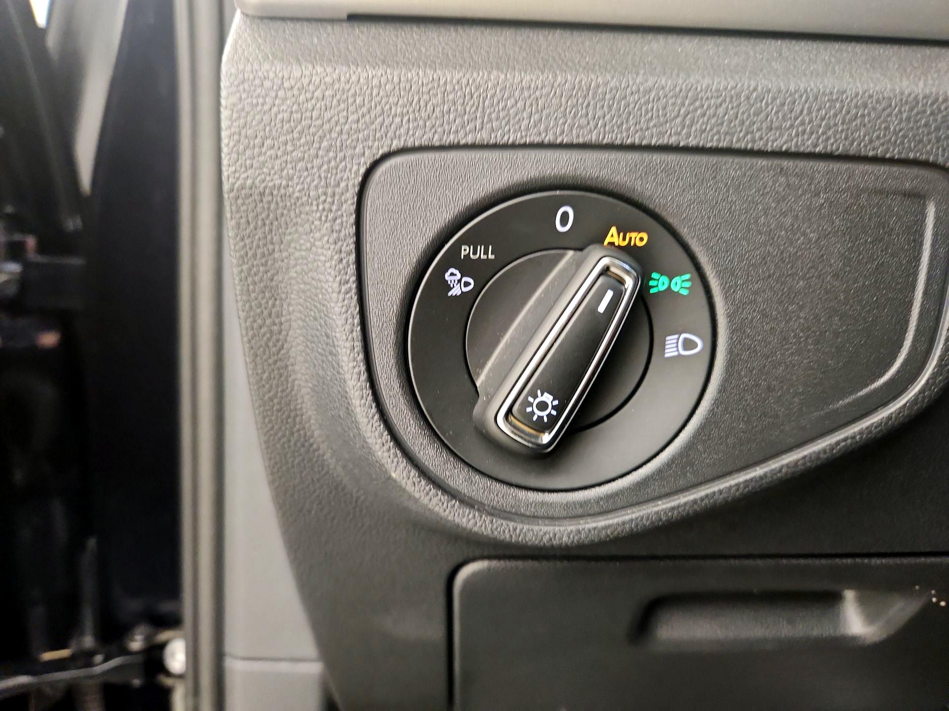 Thumbnail: 2023 Volkswagen Atlas - 13