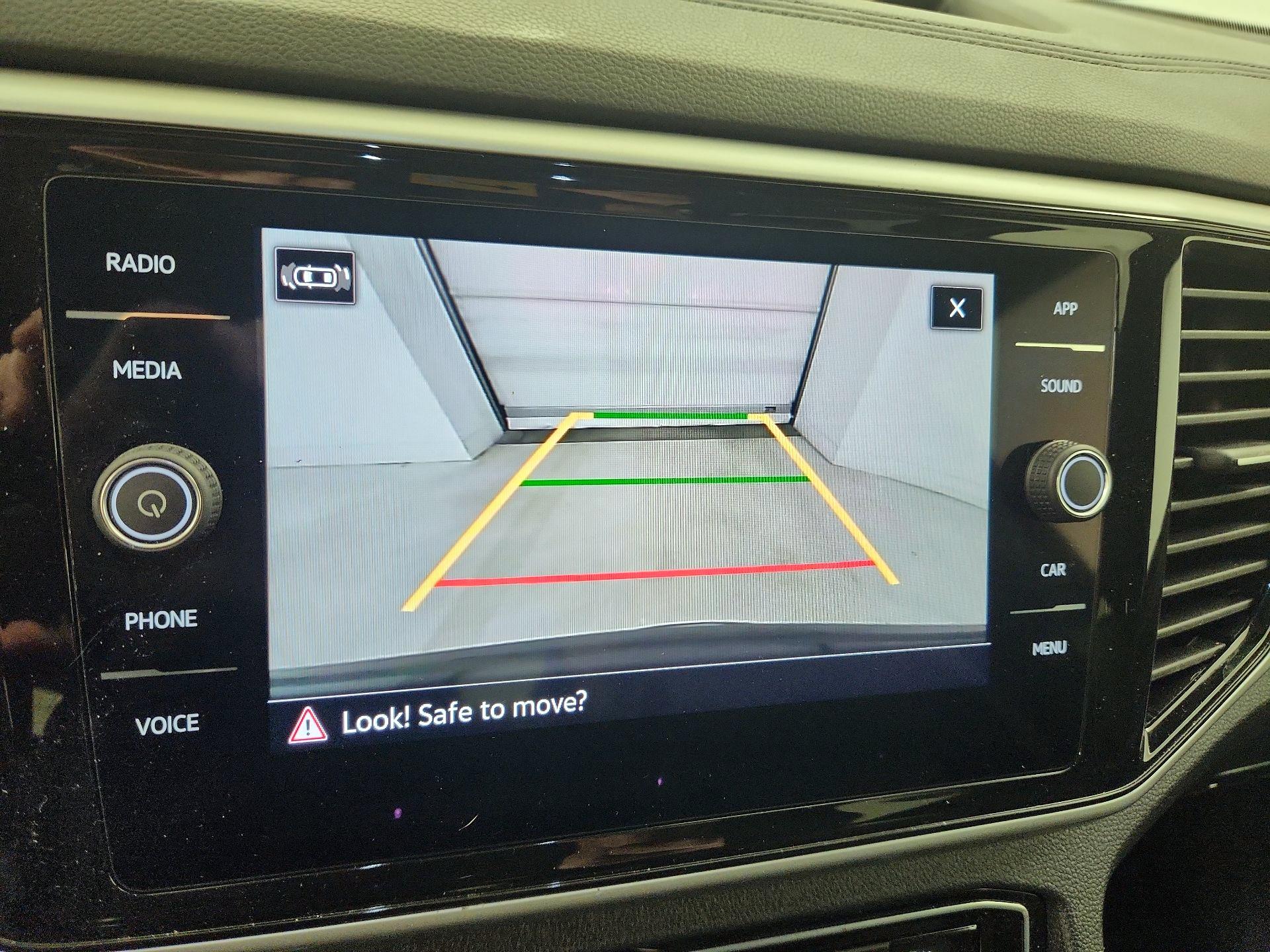 Thumbnail: 2023 Volkswagen Atlas - 14