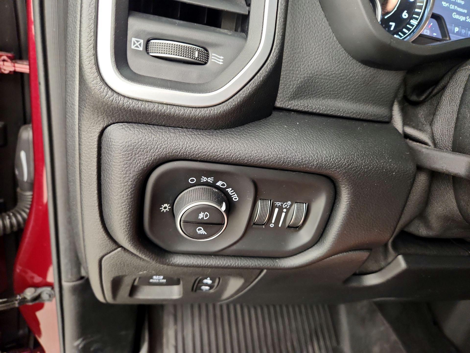 Thumbnail: 2019 RAM 1500 - 13