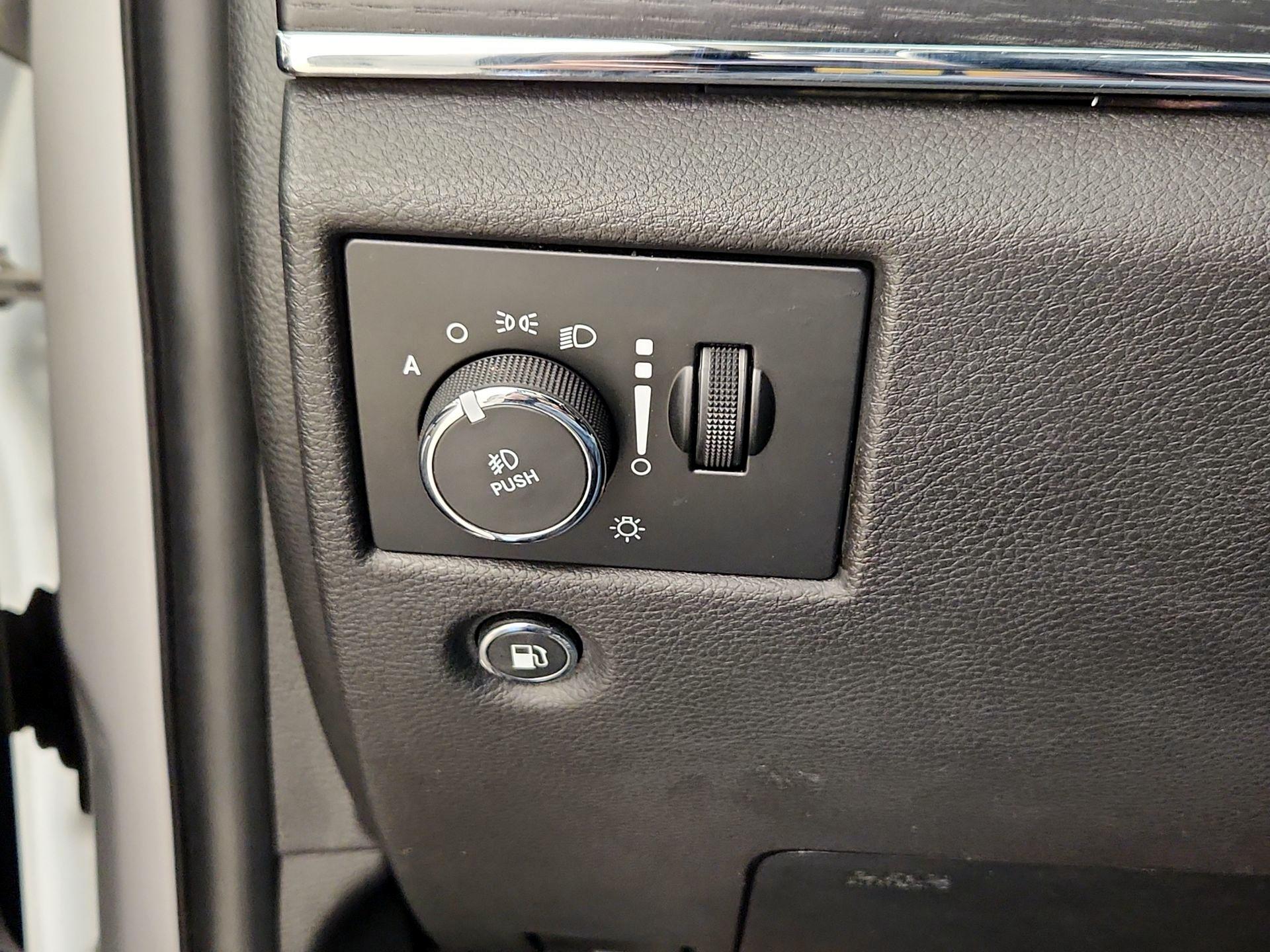 Thumbnail: 2018 Jeep Grand Cherokee - 11