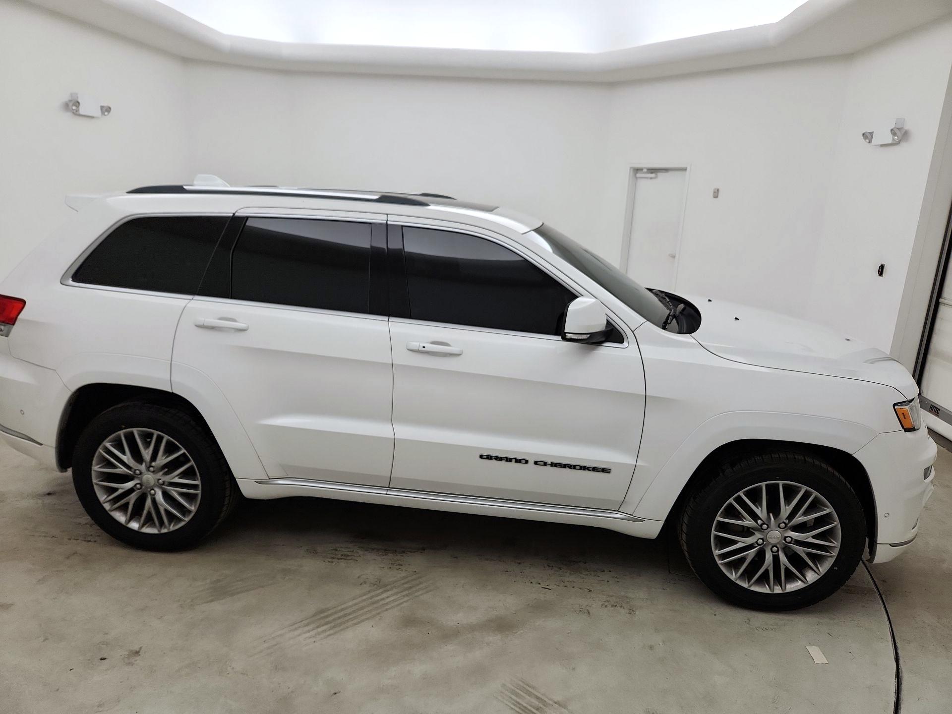 Thumbnail: 2018 Jeep Grand Cherokee - 4