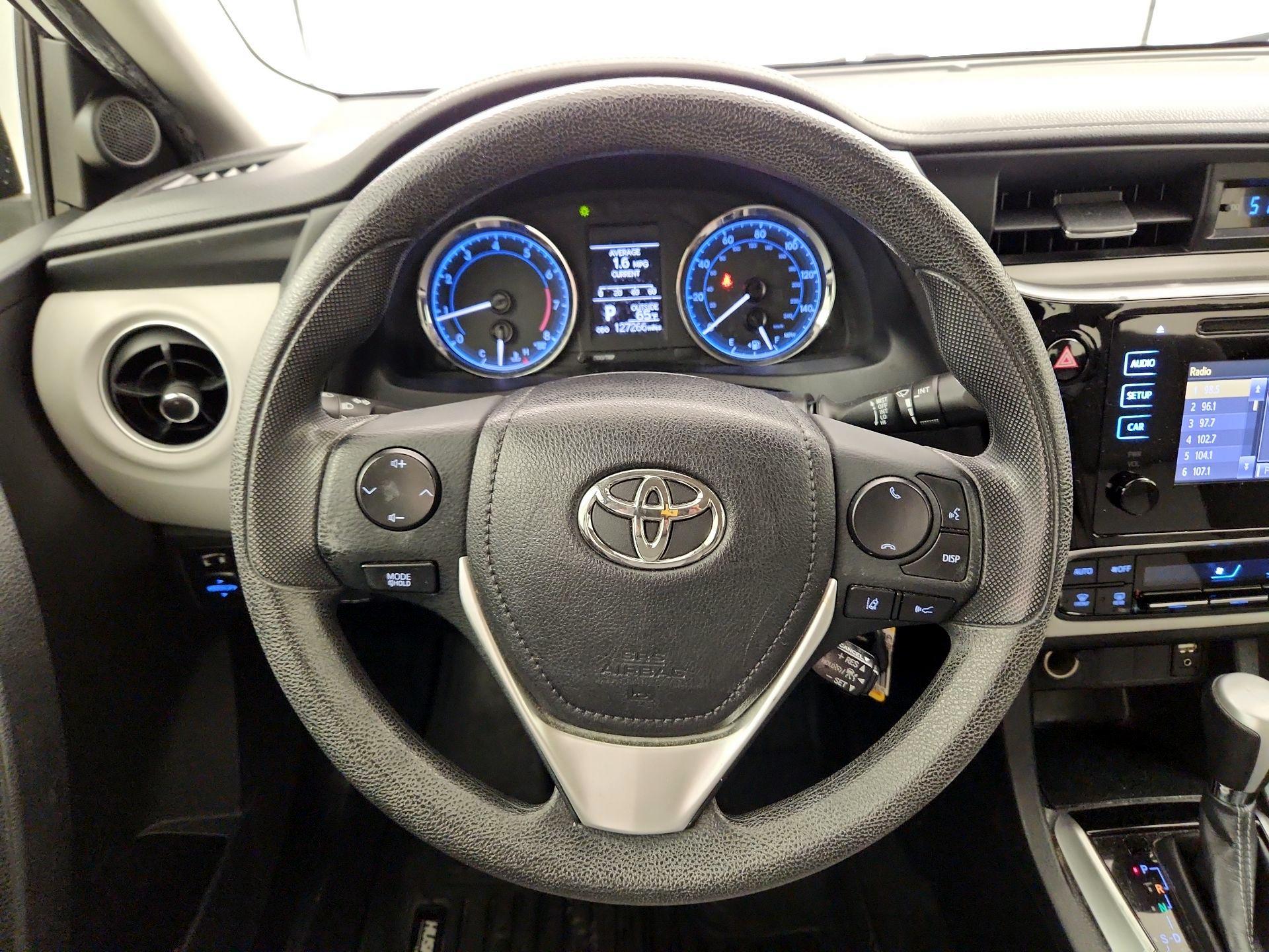 Thumbnail: 2017 Toyota Corolla - 10