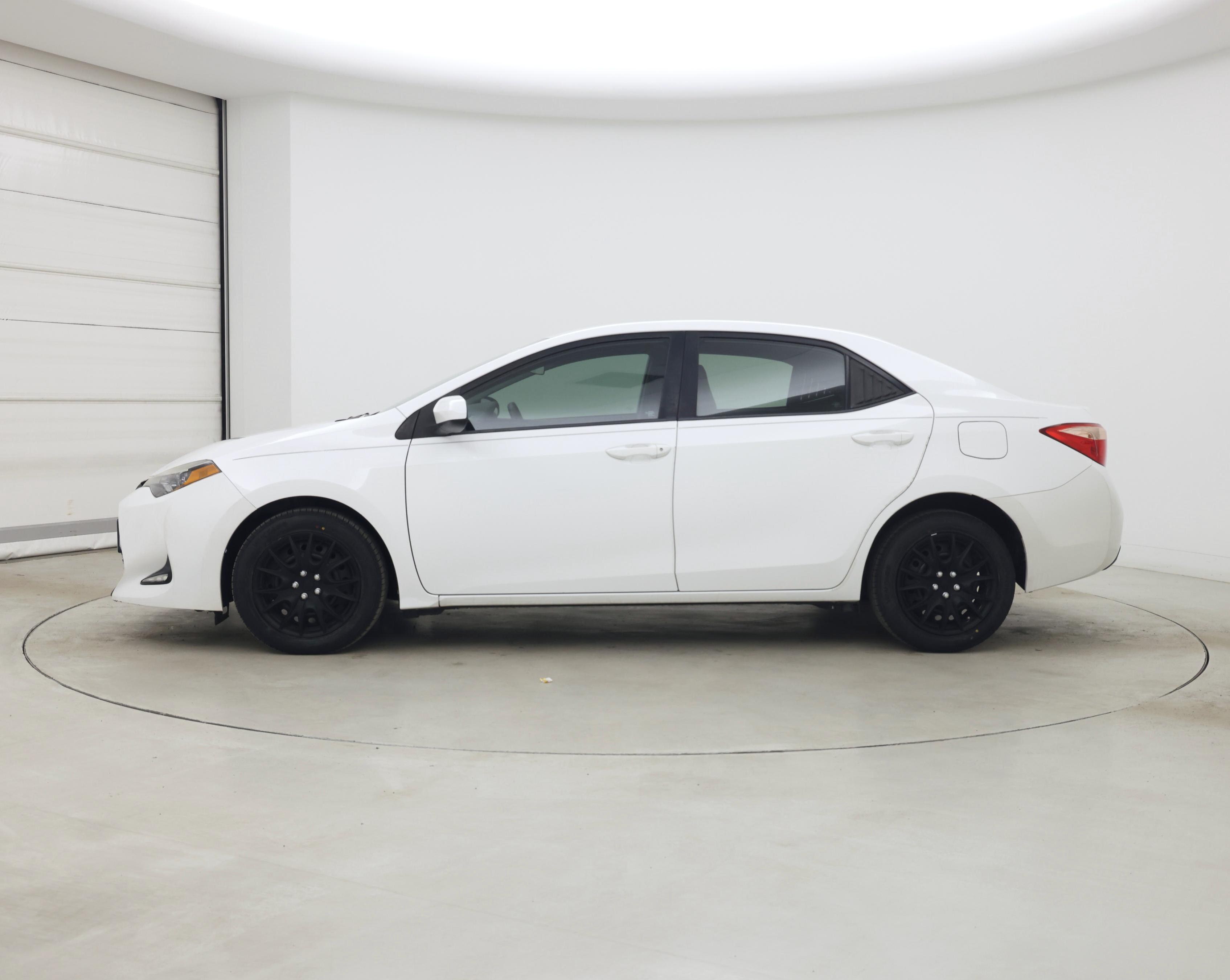 Thumbnail: 2017 Toyota Corolla - 3