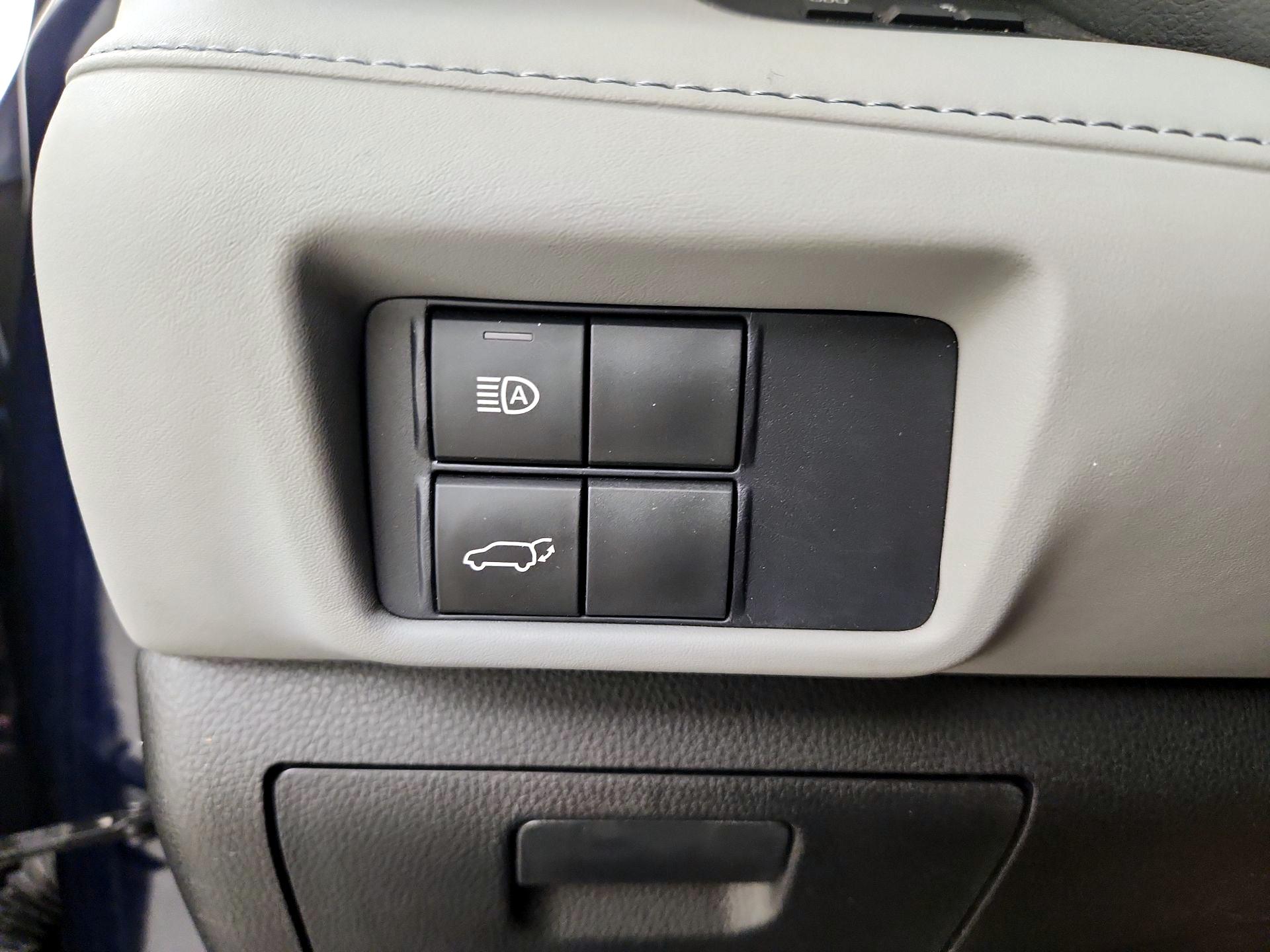 Thumbnail: 2021 Toyota Highlander - 13