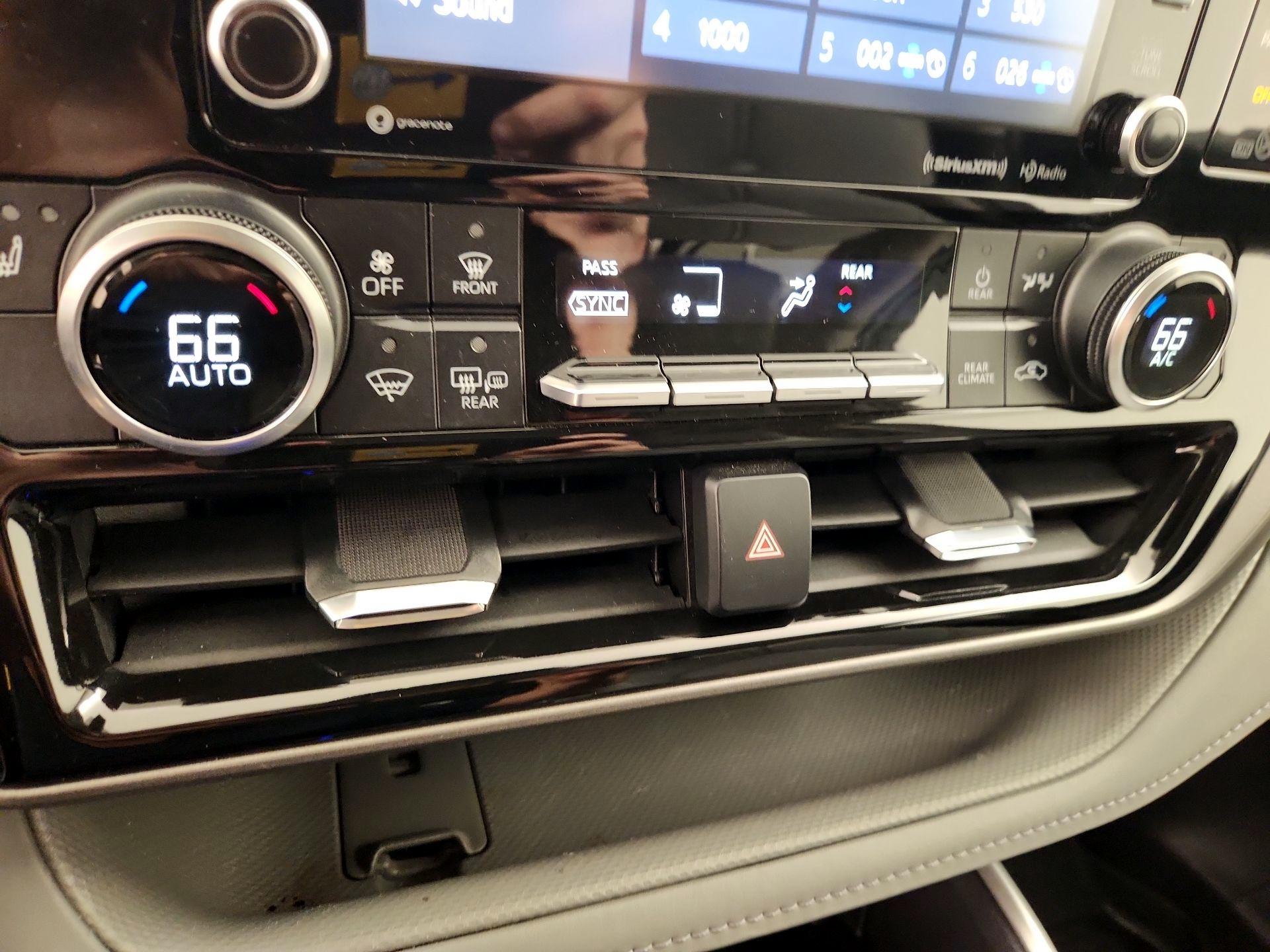 Thumbnail: 2021 Toyota Highlander - 16