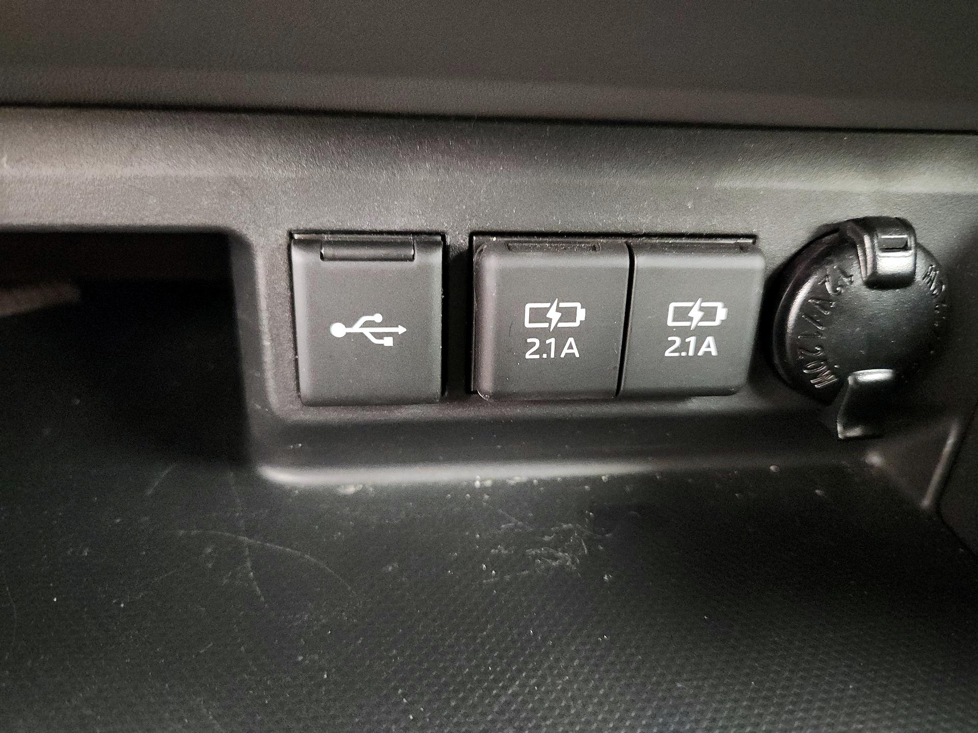 Thumbnail: 2021 Toyota Highlander - 18