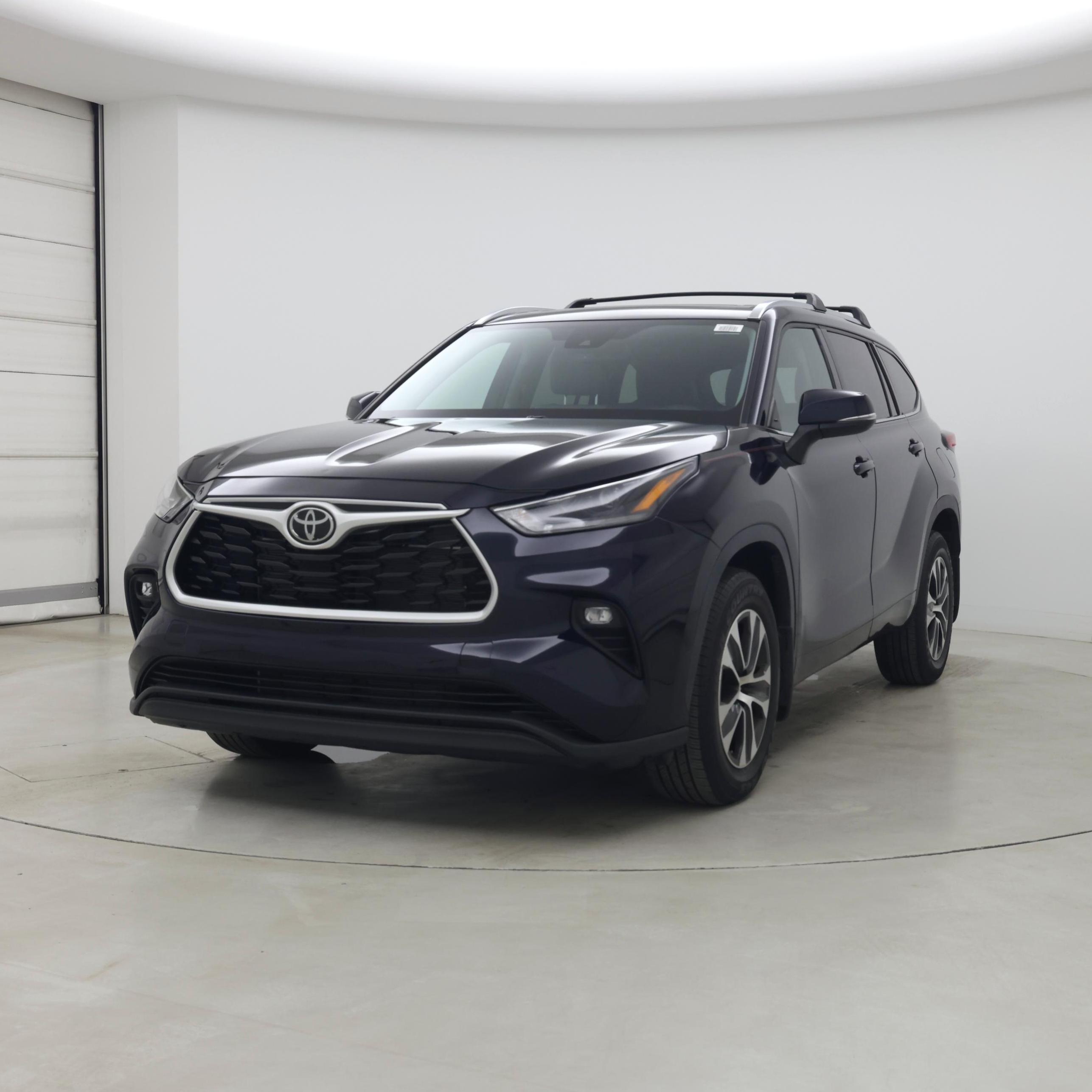 Thumbnail: 2021 Toyota Highlander - 4