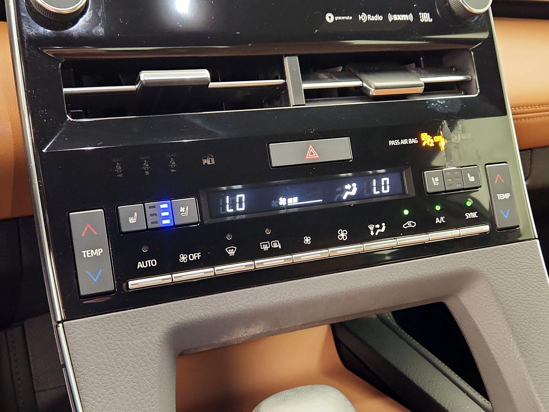 Thumbnail: 2019 Toyota Avalon - 17