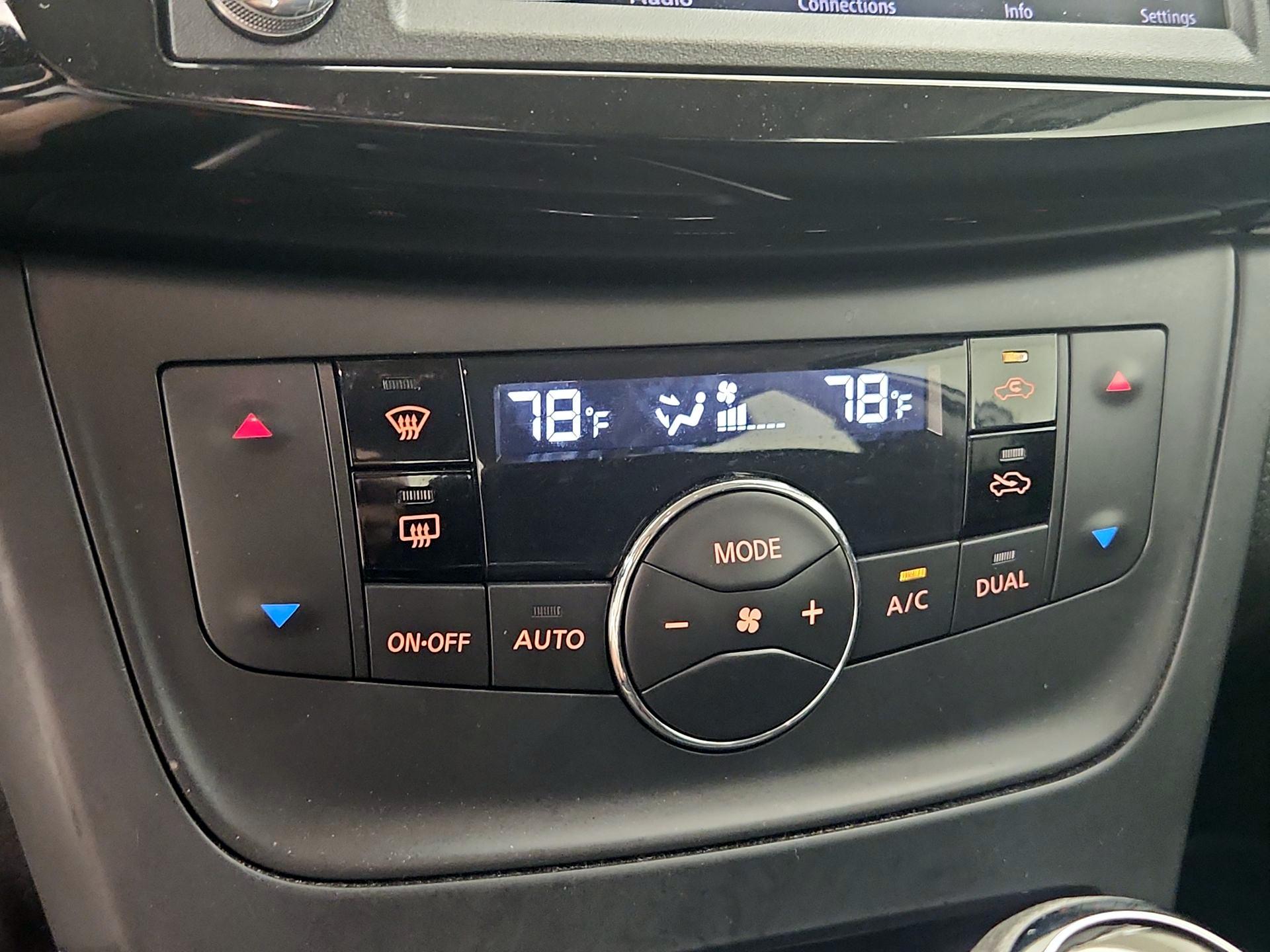 Thumbnail: 2019 Nissan Sentra - 16