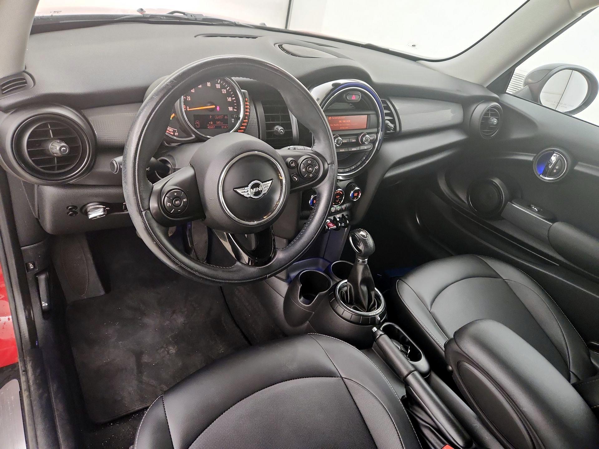 Thumbnail: 2015 MINI Cooper Hardtop - 9