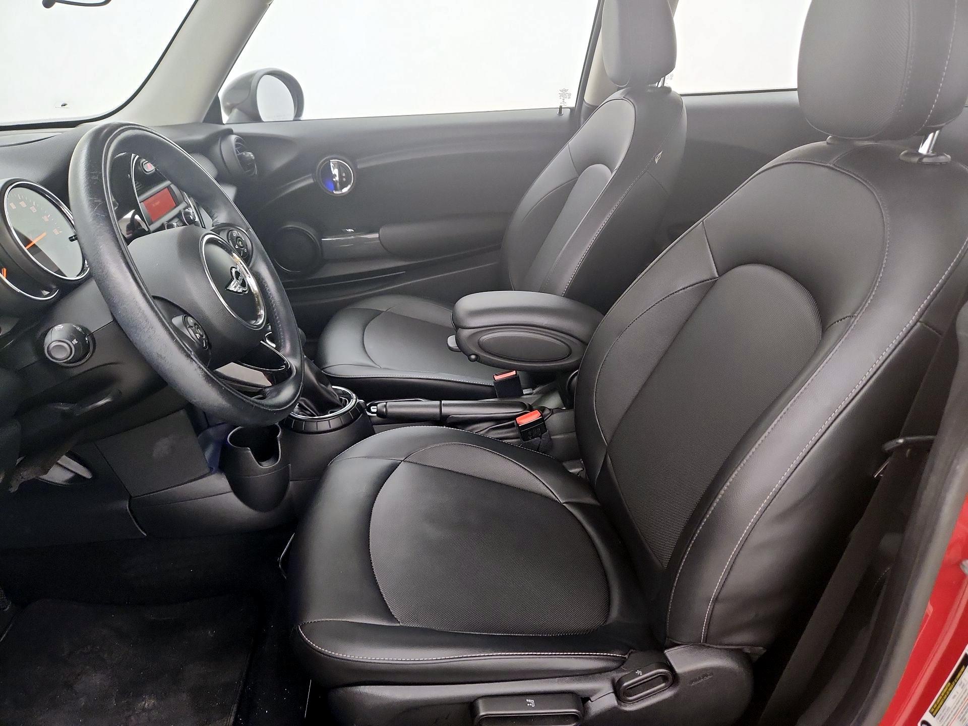 Thumbnail: 2015 MINI Cooper Hardtop - 11