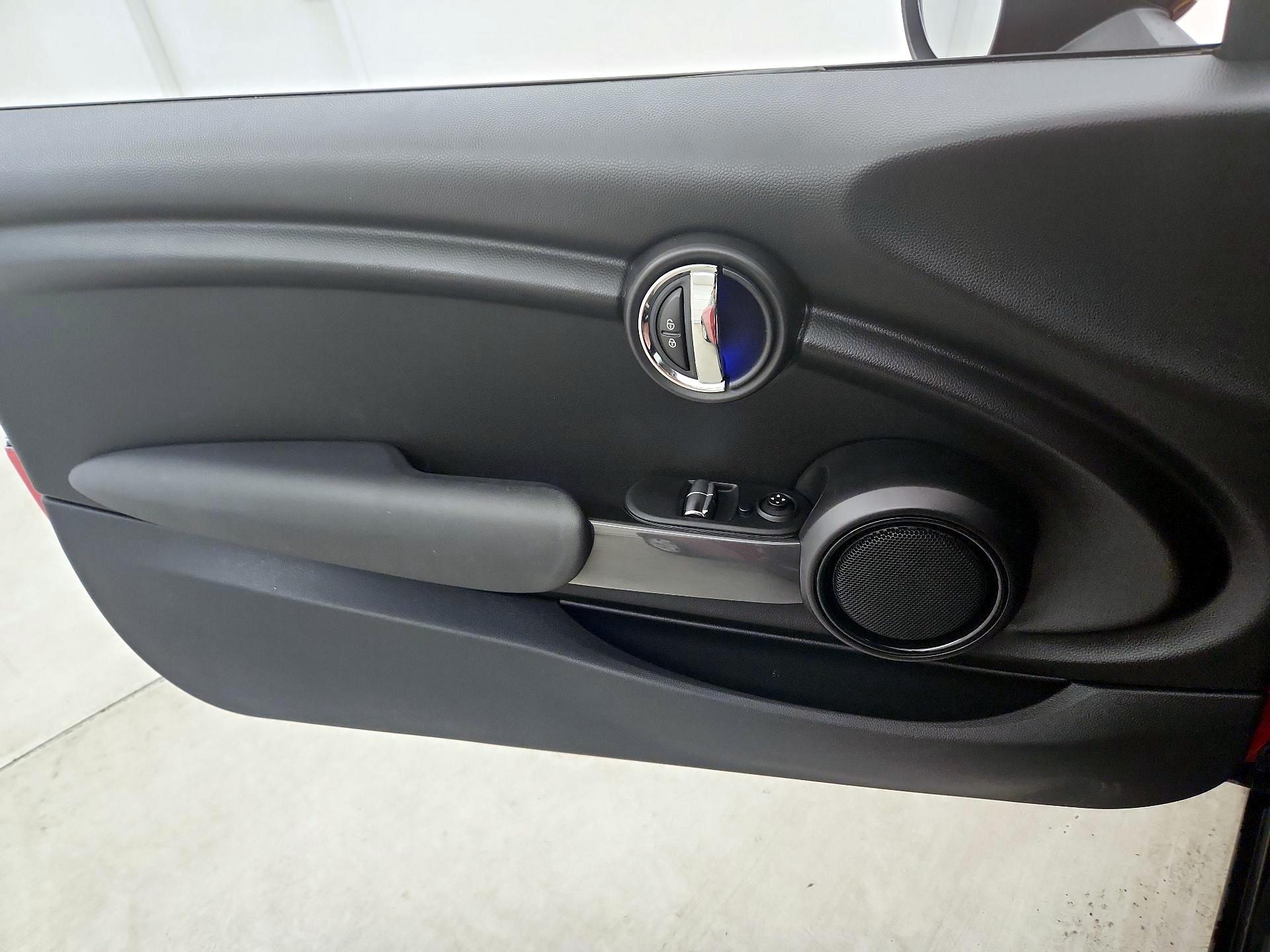 Thumbnail: 2015 MINI Cooper Hardtop - 12