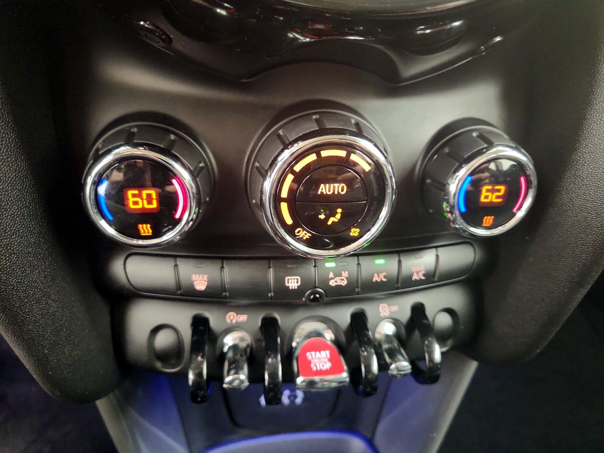 Thumbnail: 2015 MINI Cooper Hardtop - 15