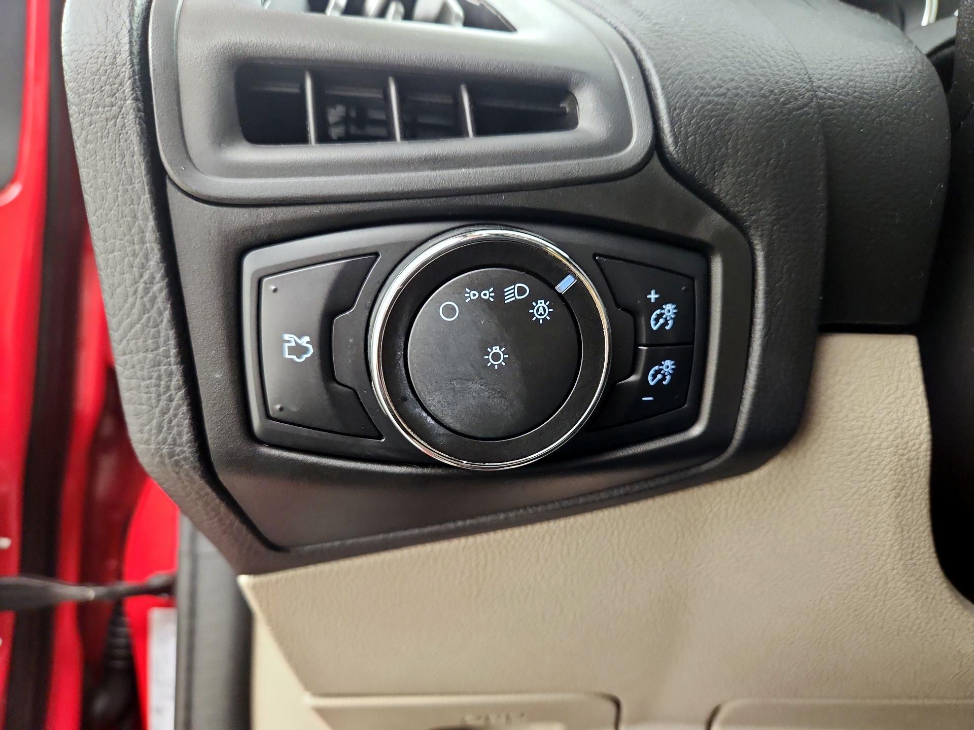 Thumbnail: 2014 Ford Focus - 13