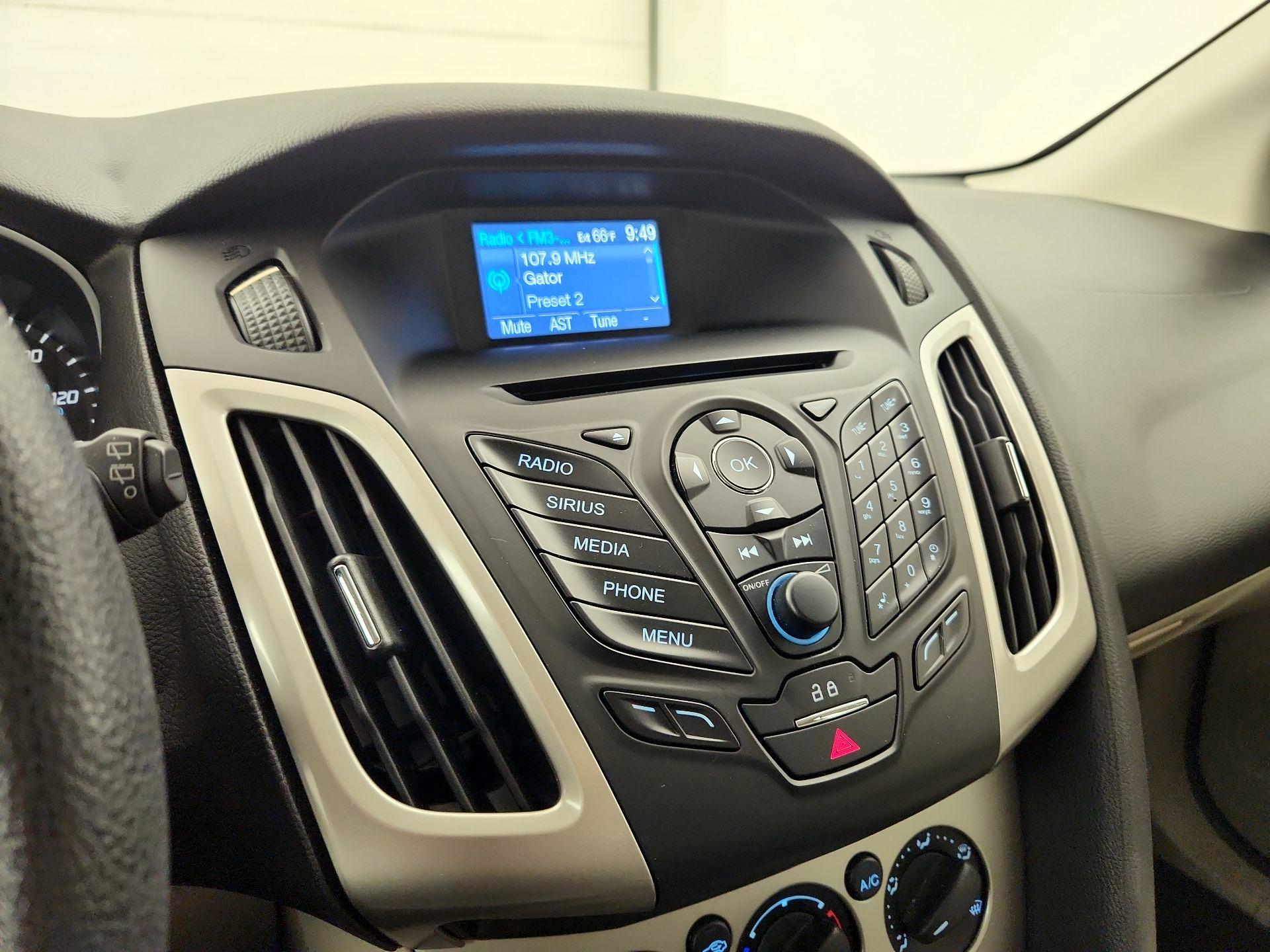 Thumbnail: 2014 Ford Focus - 14