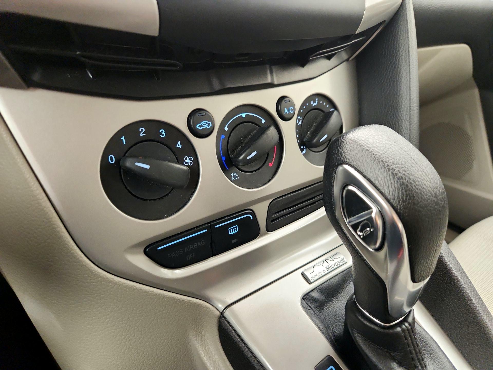 Thumbnail: 2014 Ford Focus - 15