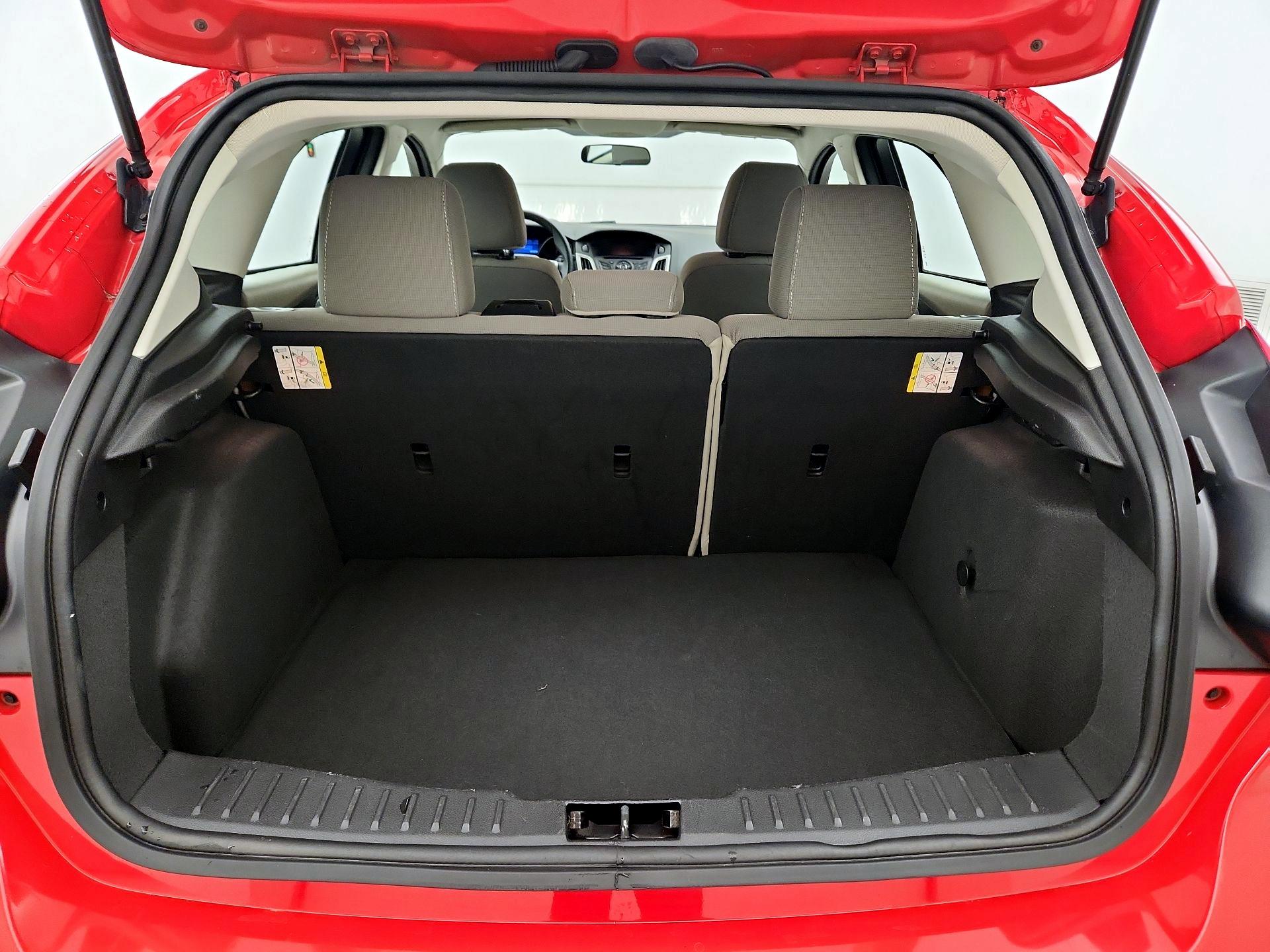 Thumbnail: 2014 Ford Focus - 19